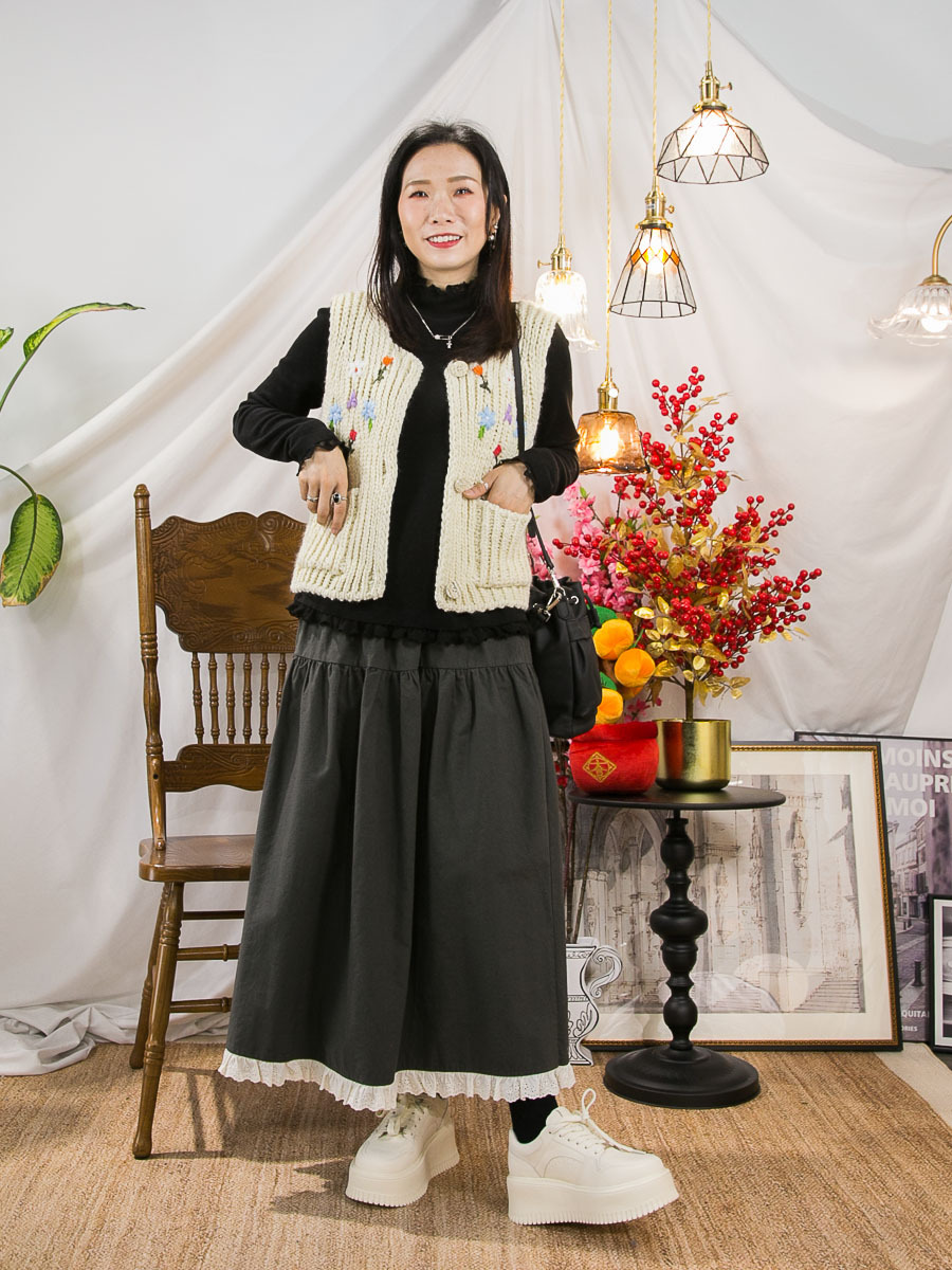 ⬇️開倉低至半價😱FINALSALE📣全開胸扣鈕．拼色花花刺繡．扭紋毛毛冷料 背心外套【不設退換】