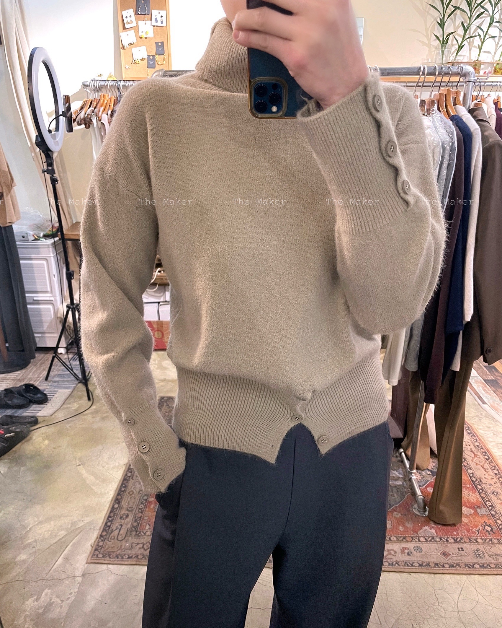 🐑 開叉修腰冷衫 🐑