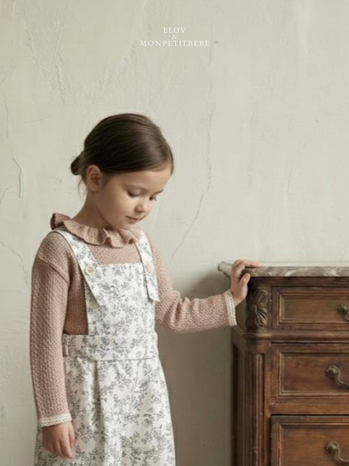 正韓春Monpetitbebe 兩色花瓣領上衣