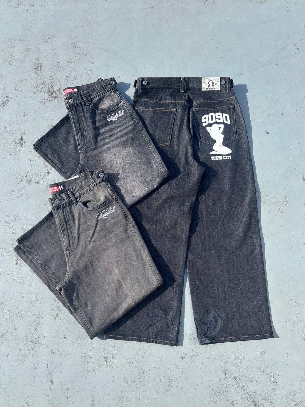 【9090】0131發售 Sexy Logo Denim Pants