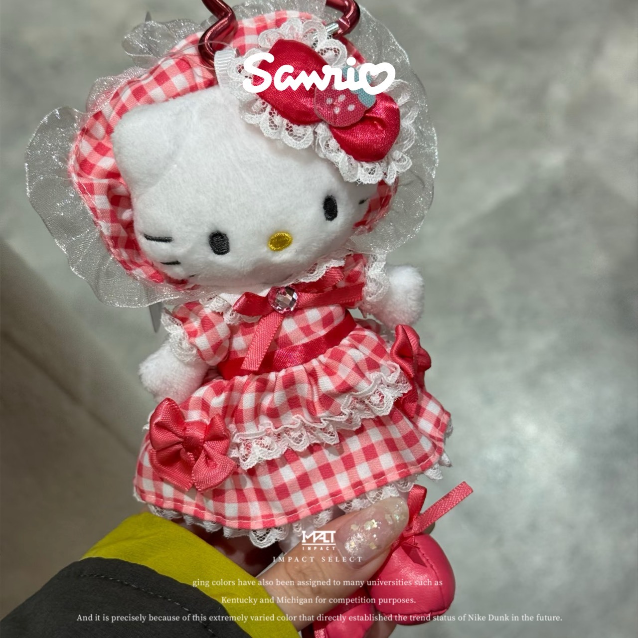 Sanrio 三麗鷗 Hello Kitty 蘿莉塔家族 長腿KITTY 粉 黑 兩款 吊飾