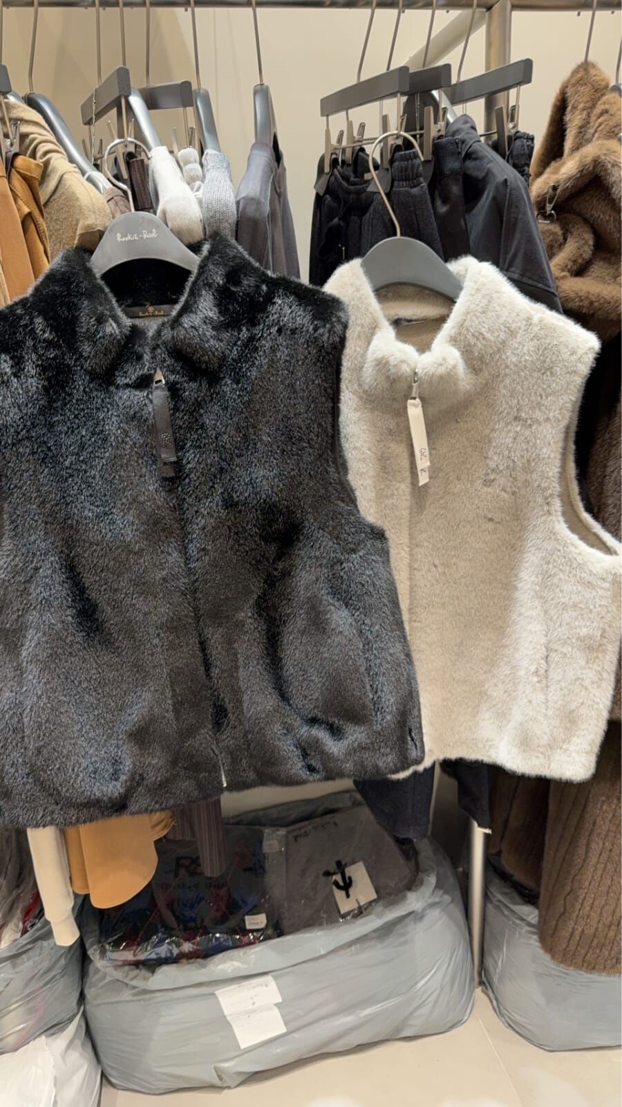 RB5413 立領毛毛背心 *特價* (優惠碼同充值購物金不適用)