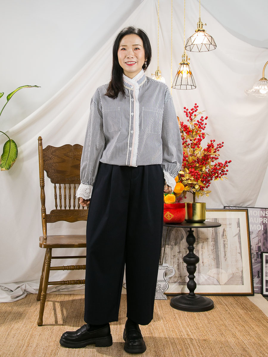 開倉低至半價😱FINALSALE📣 全開胸扣鈕．通通刺繡邊．直紋麻棉料TOP【不設退換】