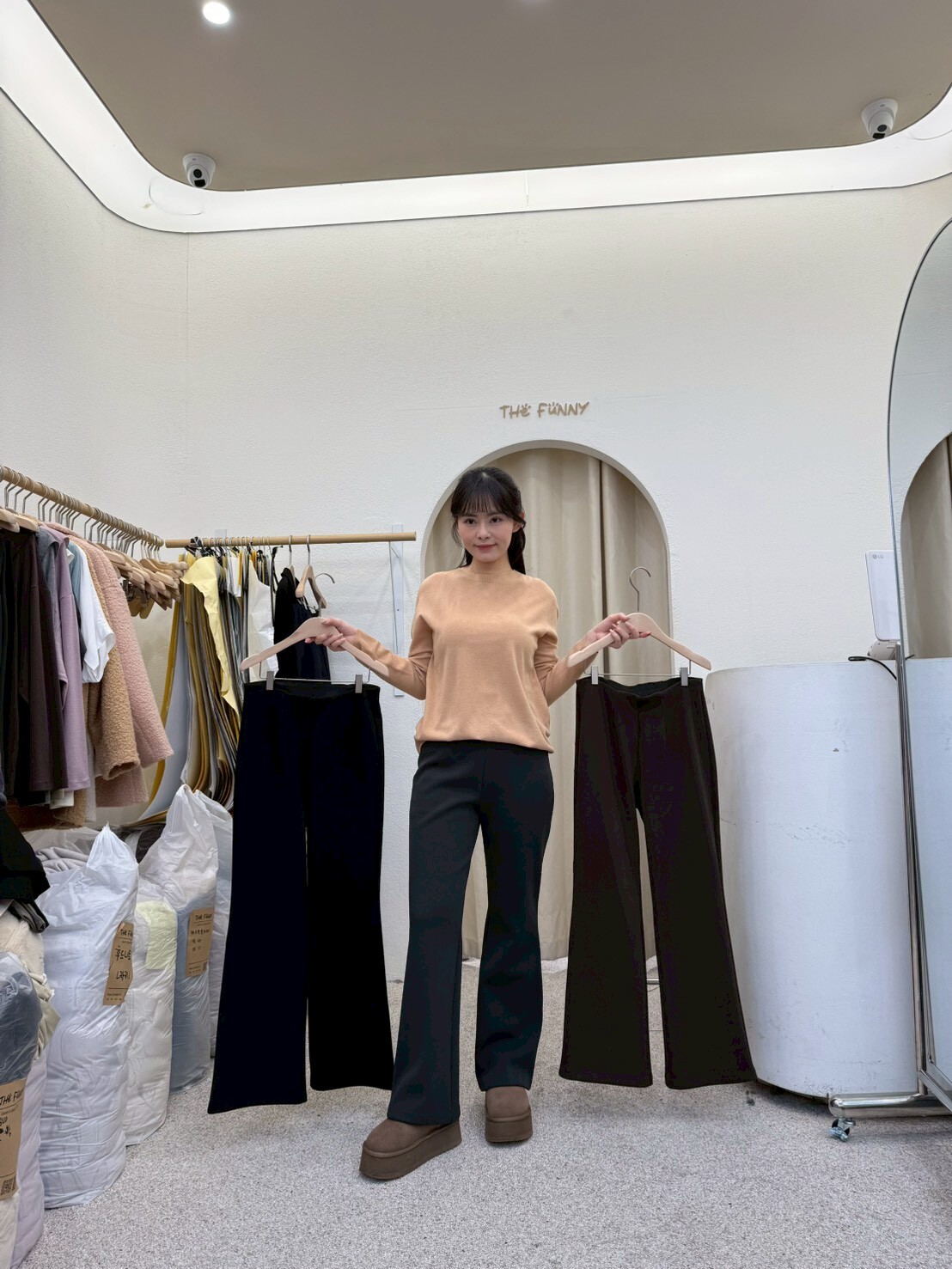 FP5403 全鬆緊內加絨微喇西裝褲 *特價* (優惠碼同充值購物金不適用)