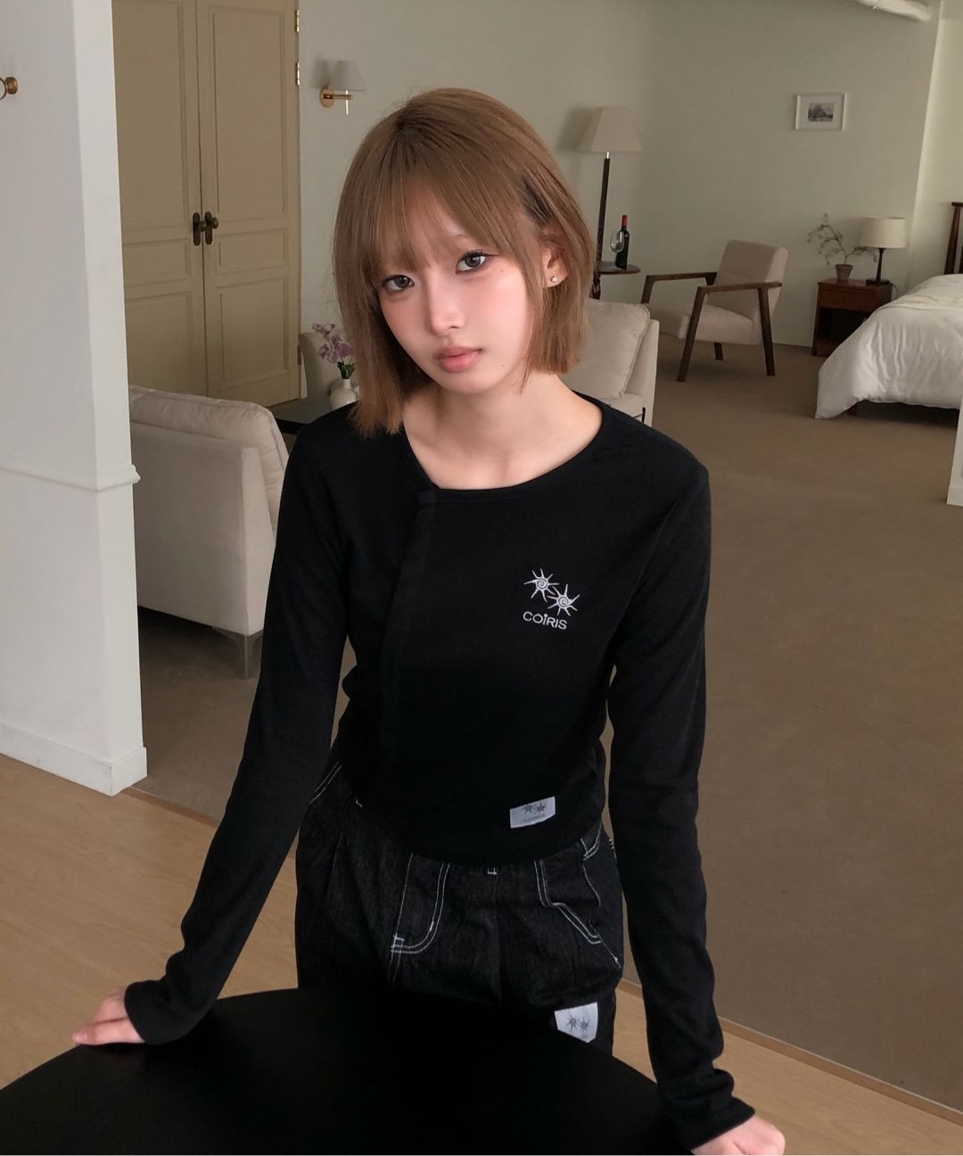 COIRIS KANA 設計款 不對稱 前鈕扣 長袖 上衣 C-P00000CY