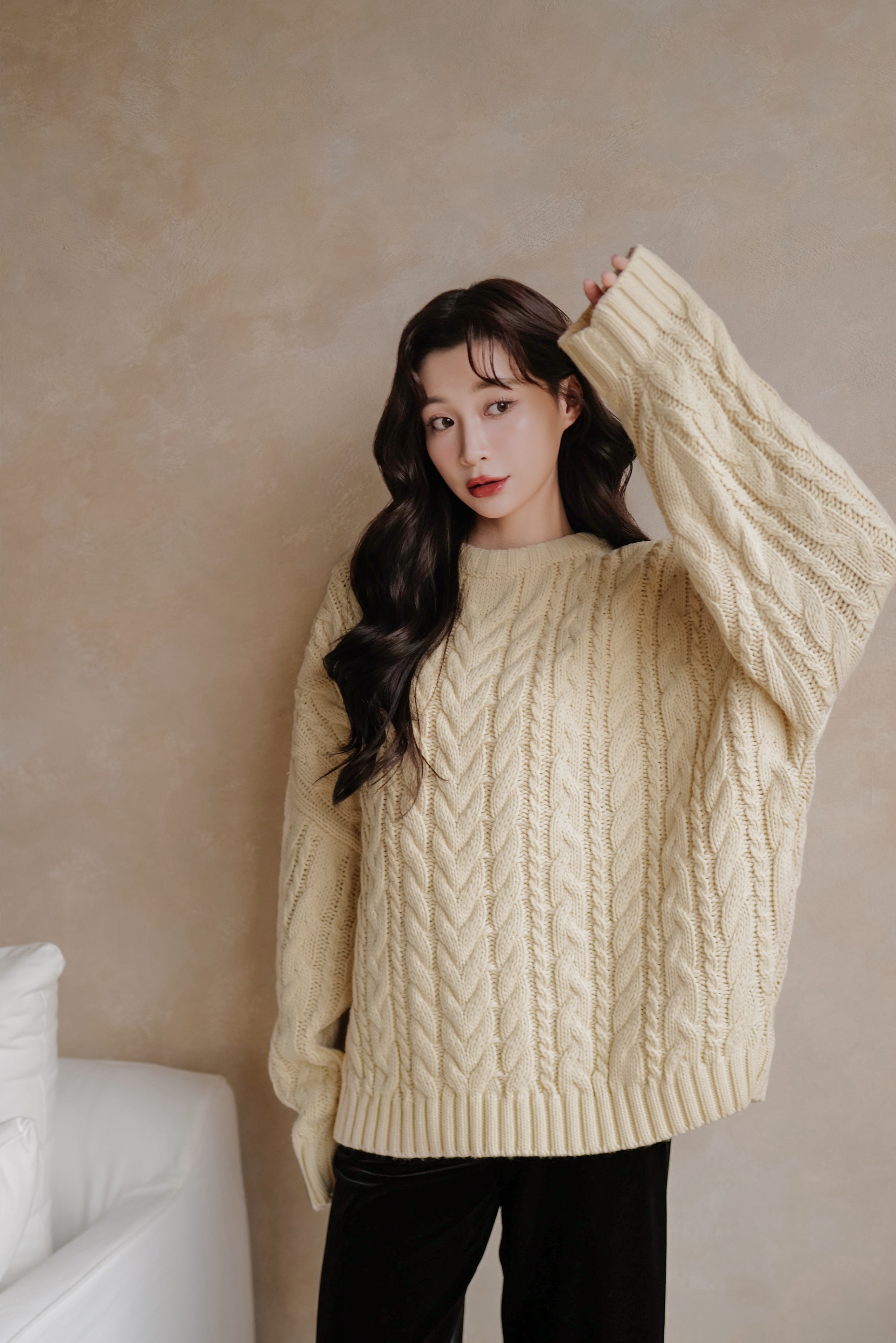 淡黃色粗麻花oversize針織