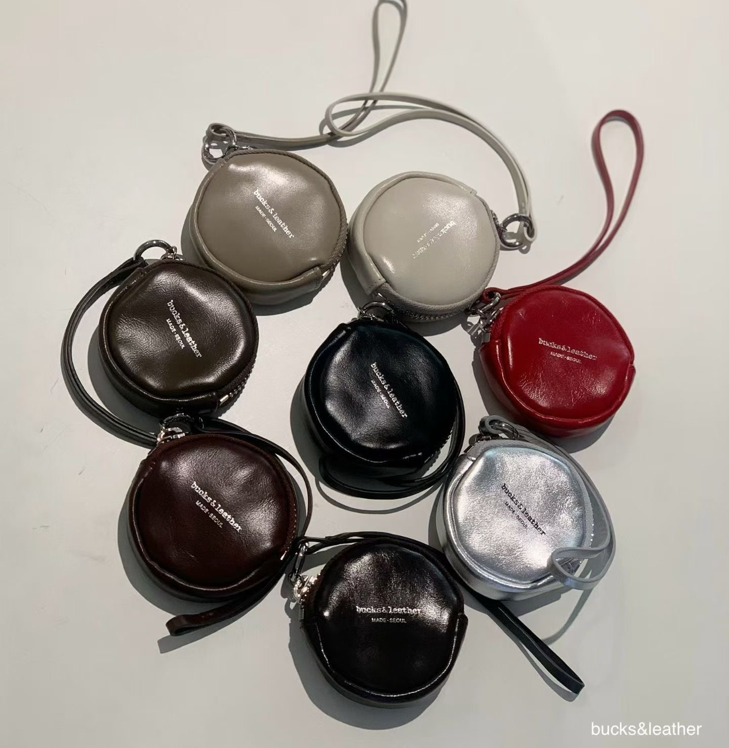 SS26 BL mini 圓形ipod bag