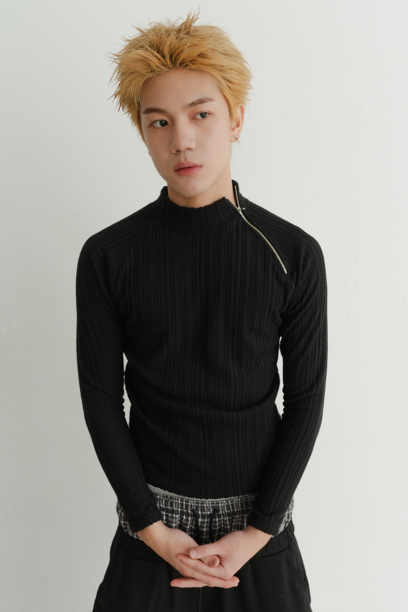 mock neck side zipper top #上衣