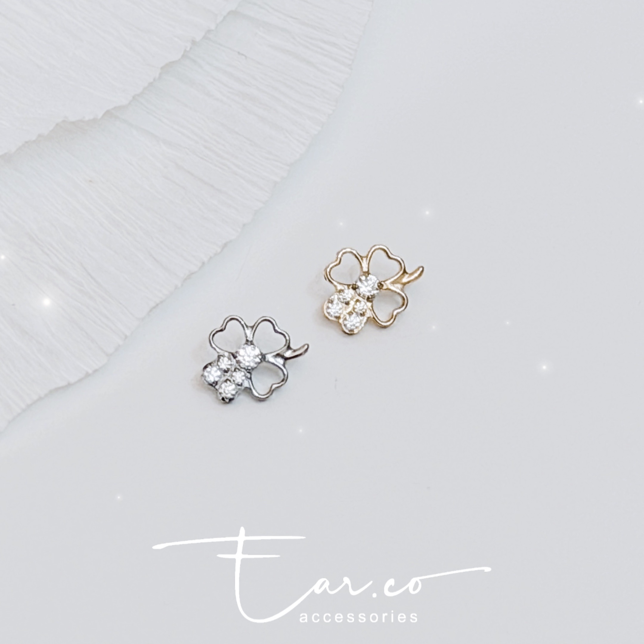 鏤空迷你四葉草平頭耳門/耳珠/耳骨釘 [G23 Titanium]