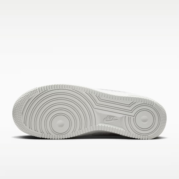 Nike 耐吉 W Air Force 1 07 PRM+ IO1259-002 女 運動休閒鞋 復古鞋 壓紋 霧灰