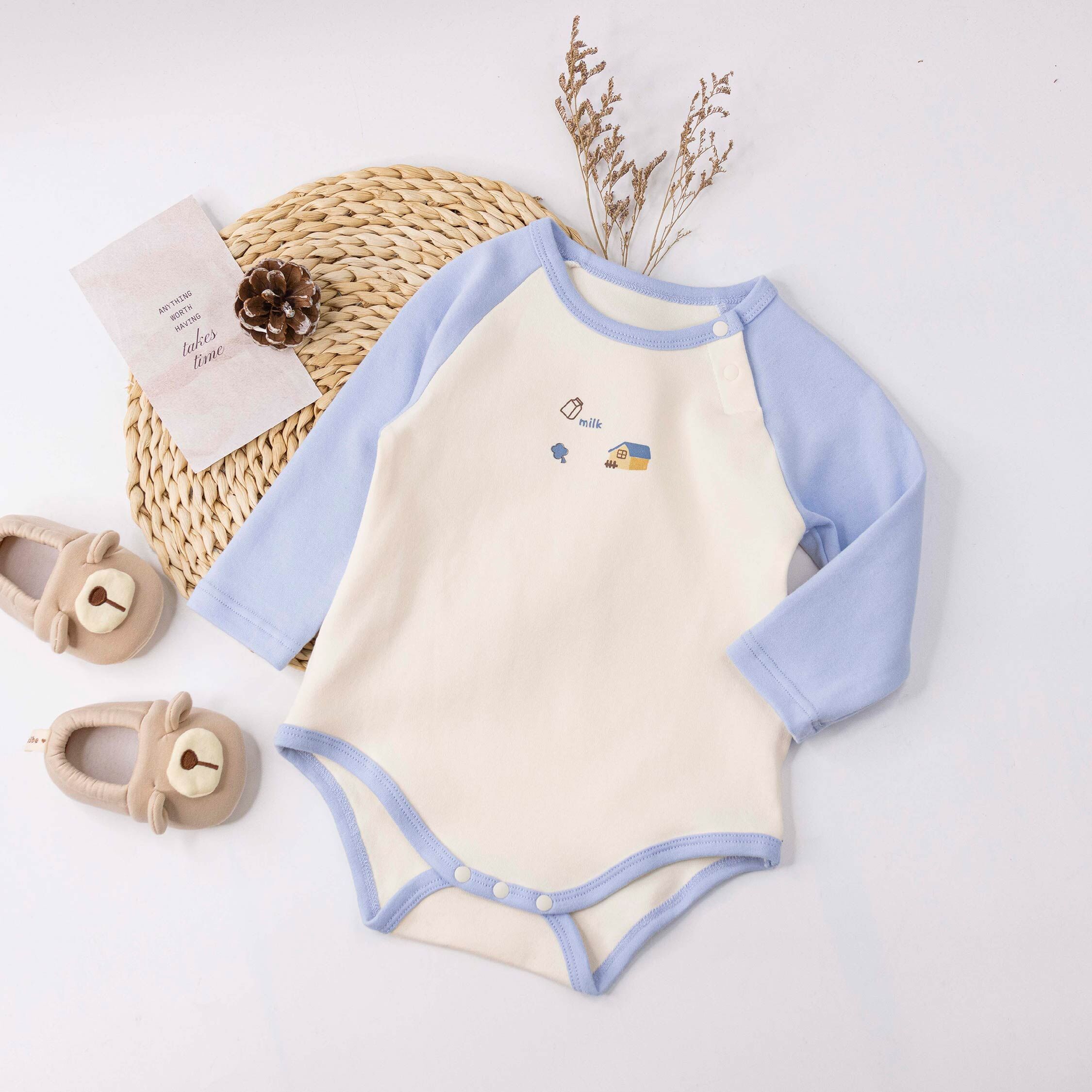 衣拉語【JG5207】童趣小房子長袖包屁衣＊三色