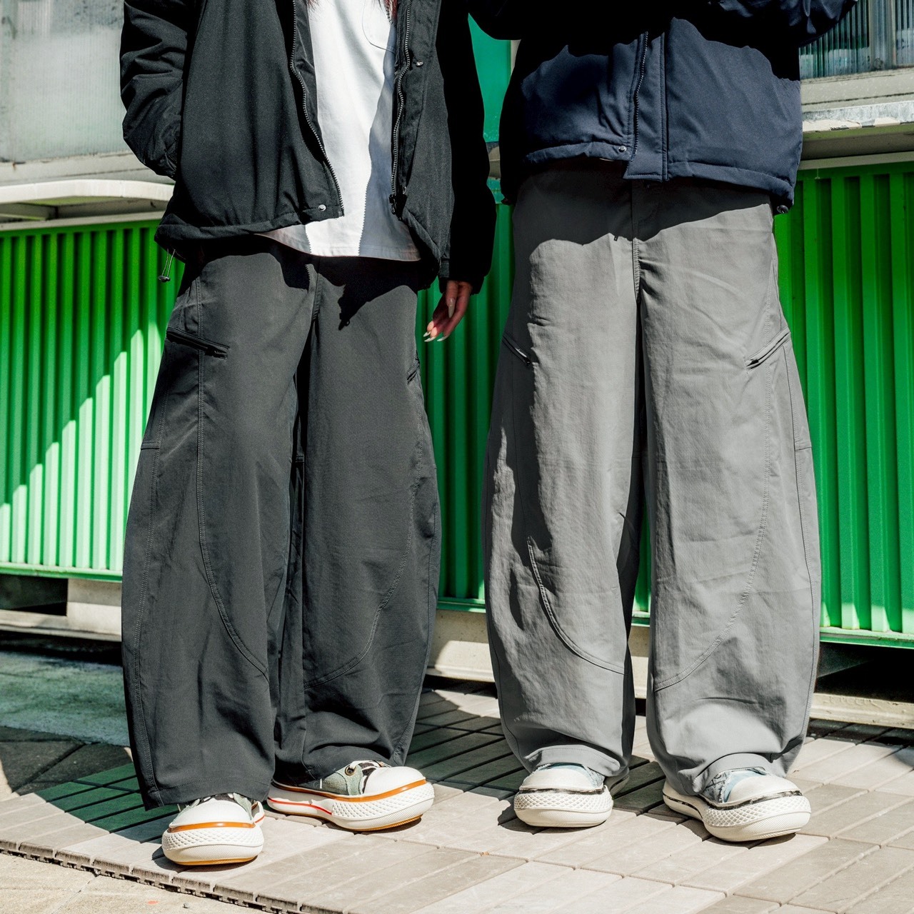 #預購 SBG 立體剪裁拉鍊彎刀長褲 兩色 SB8014