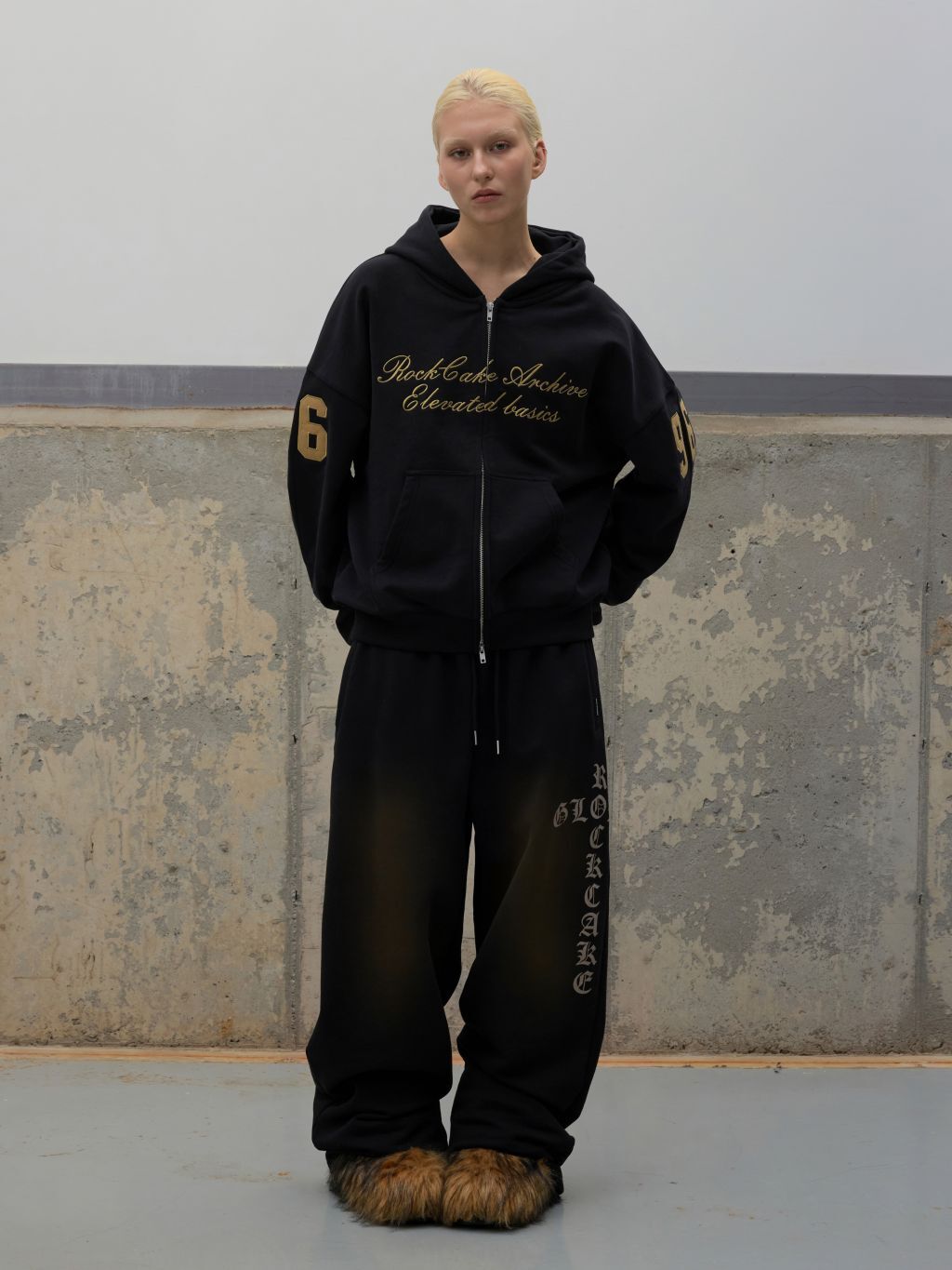 【現貨】Washed Cross Lettering 2way Jogger-Black