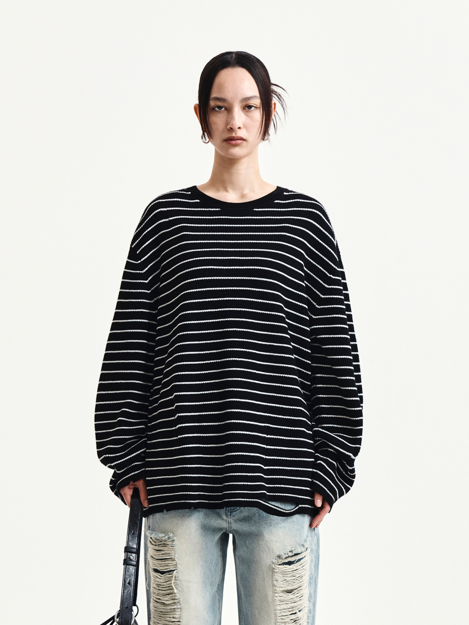 刷破細節條紋針織上衣 黑色