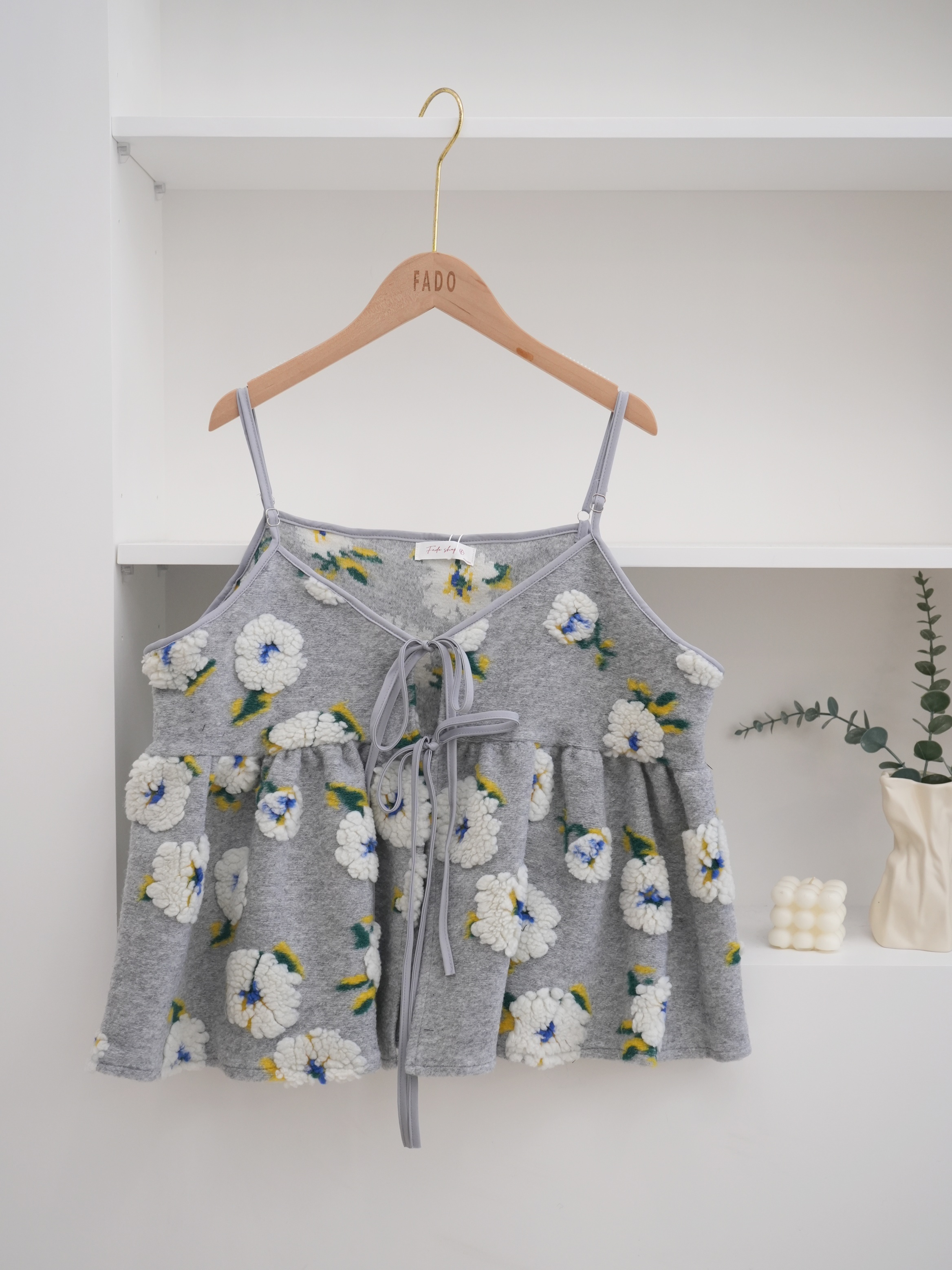 法朵Fado shop｜立體花❀.ೃ࿔雙綁結毛呢料吊帶背心 1904008 黑/灰