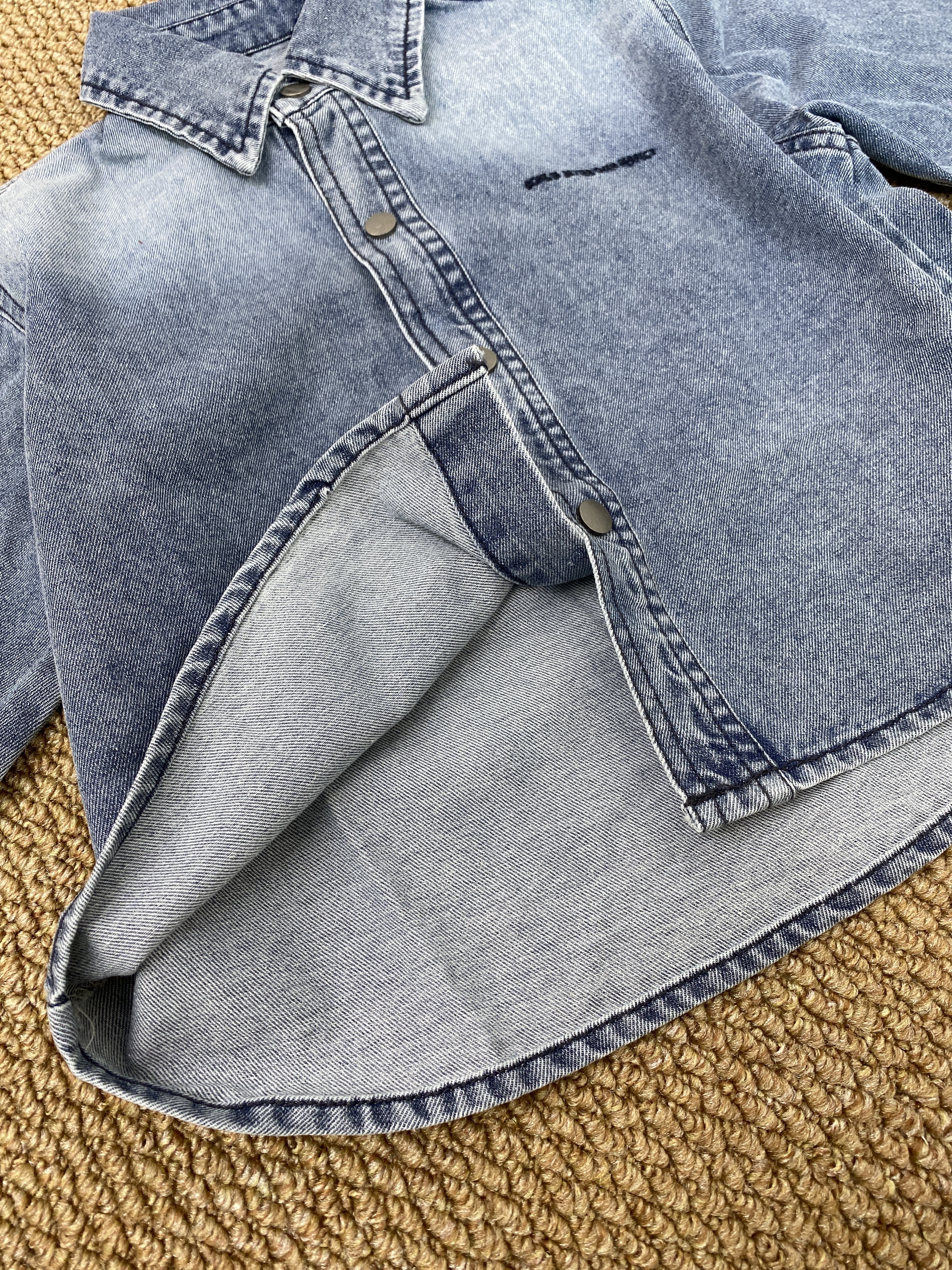 A04345水洗刷白牛仔襯衫