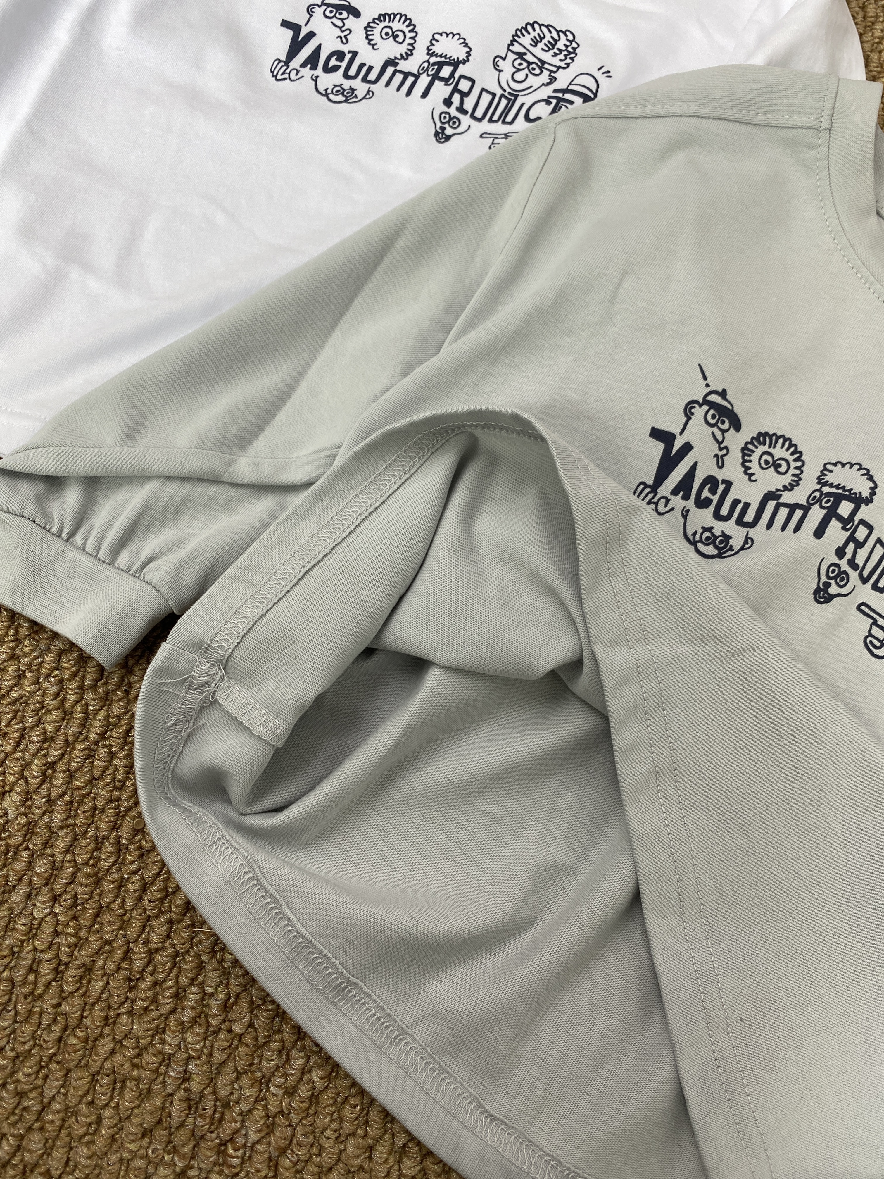 A04188親膚材質小圖上衣