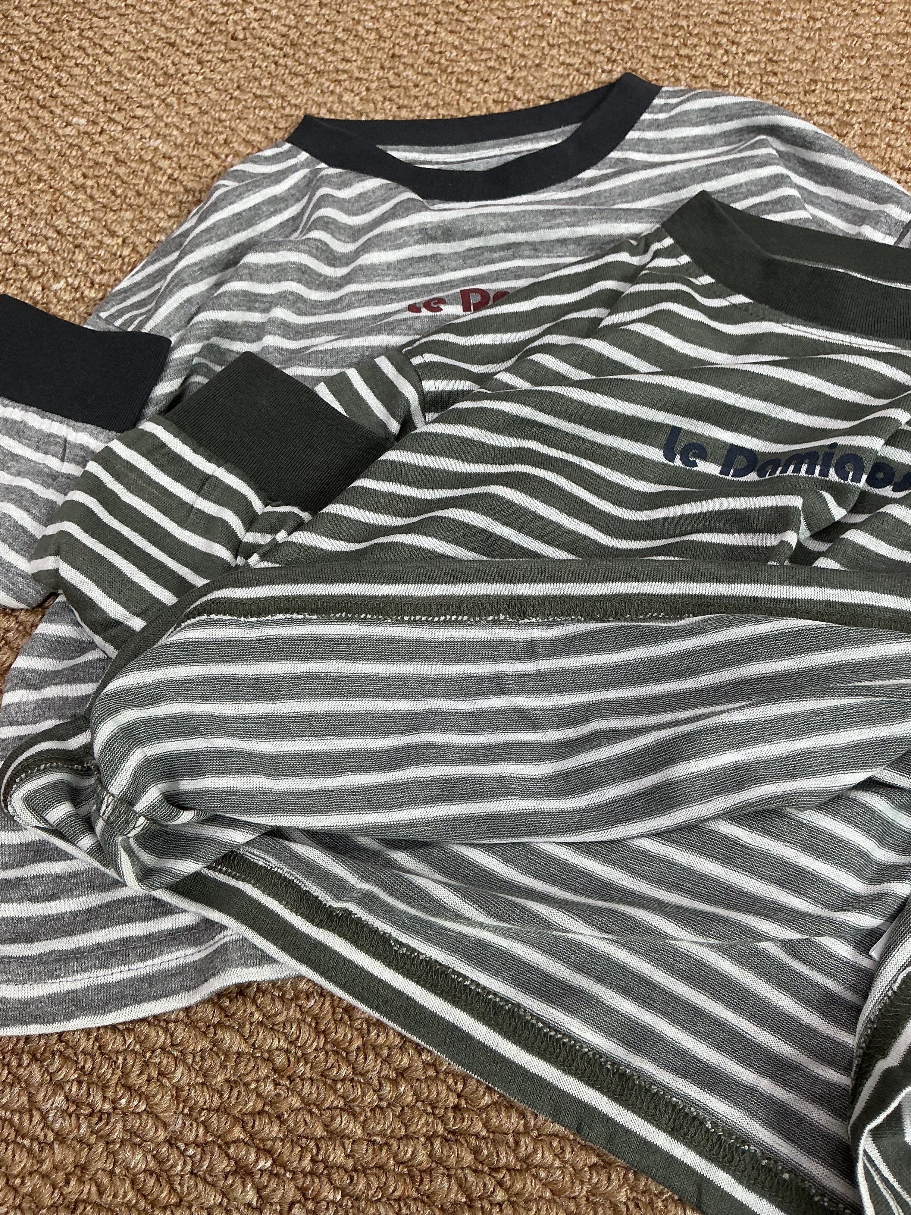 A04189字母天絲條紋上衣