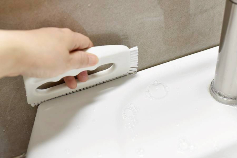 韓國 Dash 手柄式L型縫隙清潔刷