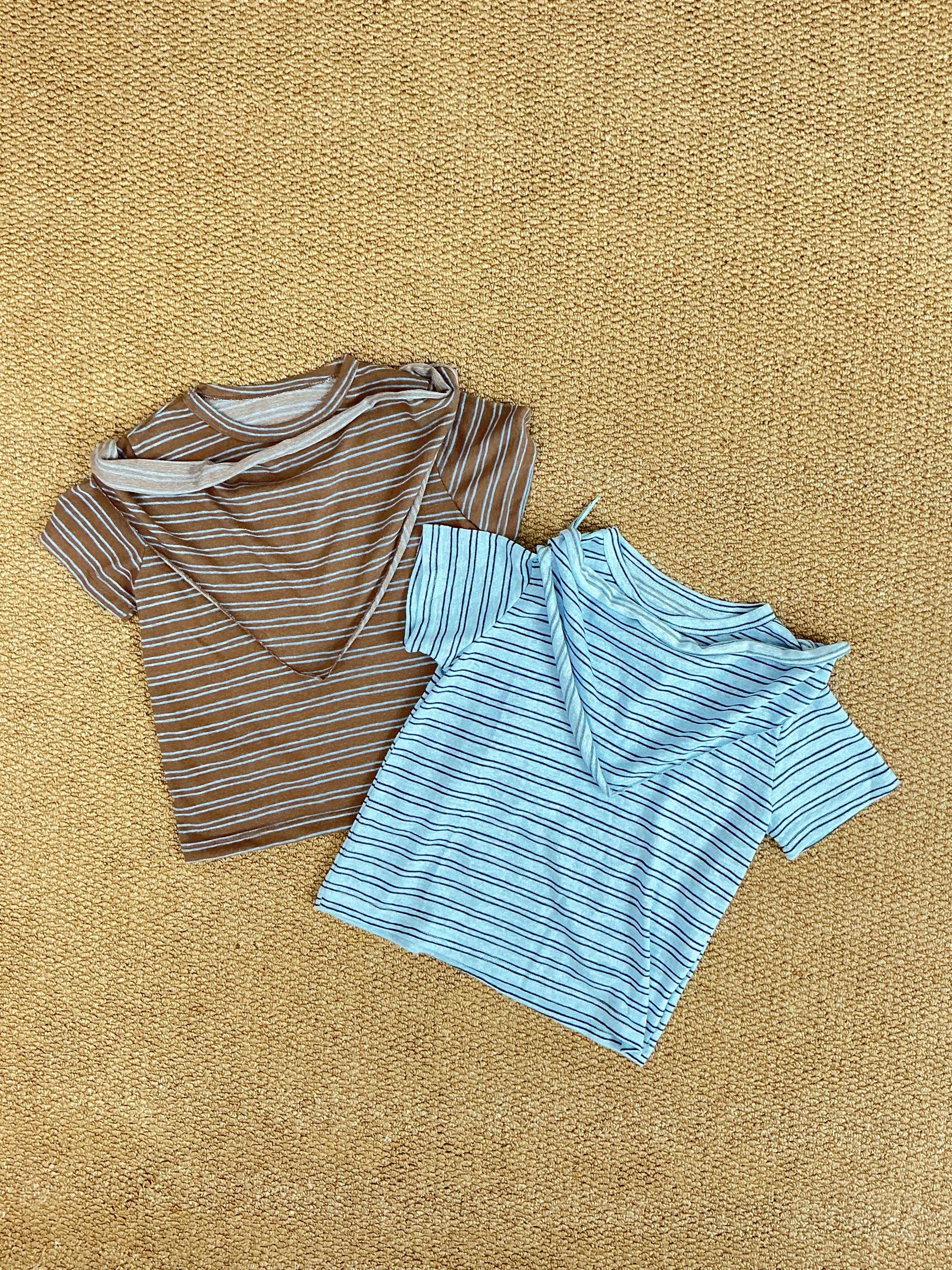 A04191附領巾穿搭條紋上衣