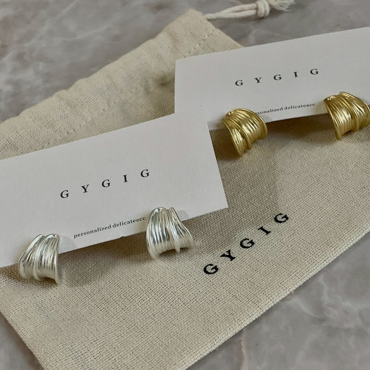 Gy”Lumière啞光霧金銀拉絲氛圍包耳釘