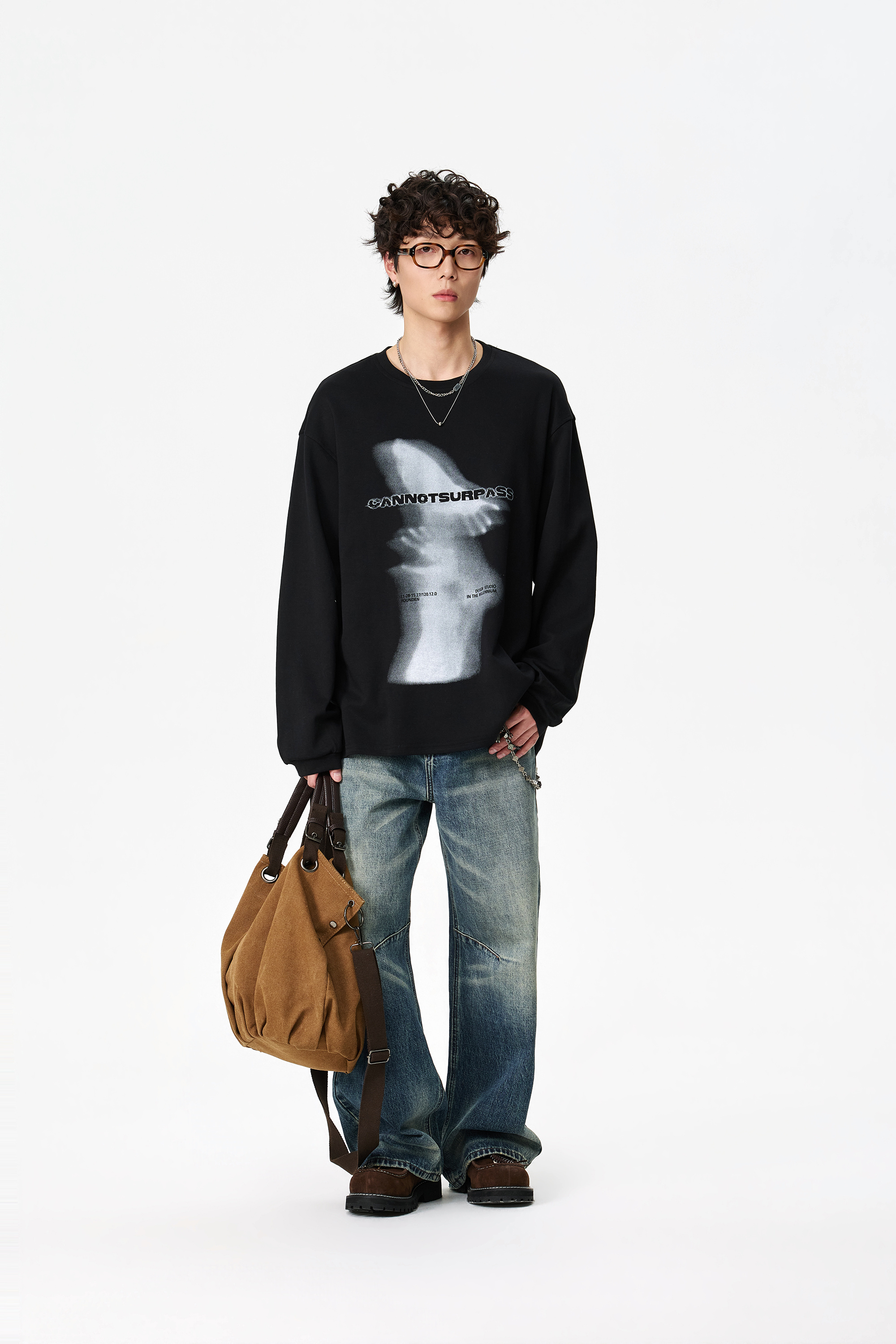 - SIMPLEACTION - 抽象印花設計感長袖上衣