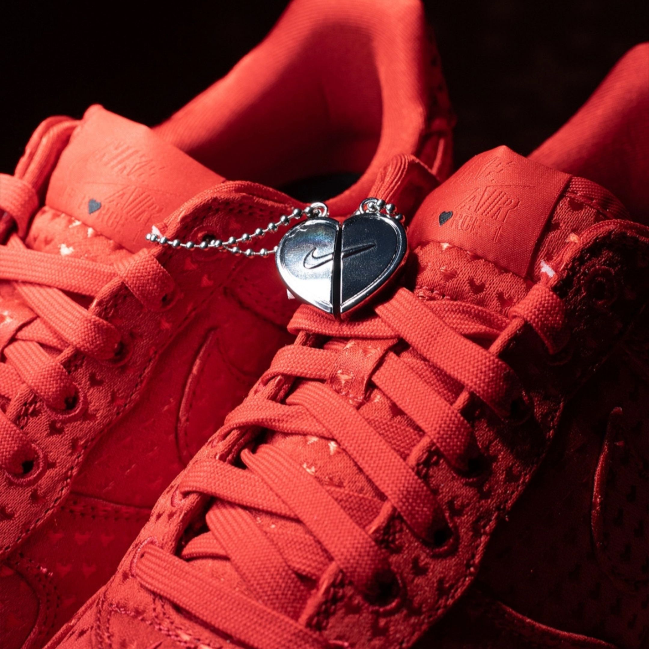 NICEDAY 代購 Nike Air Force 1 情人節 愛心 2026 限定 滿版 心 紅色 男款 IB6836-600