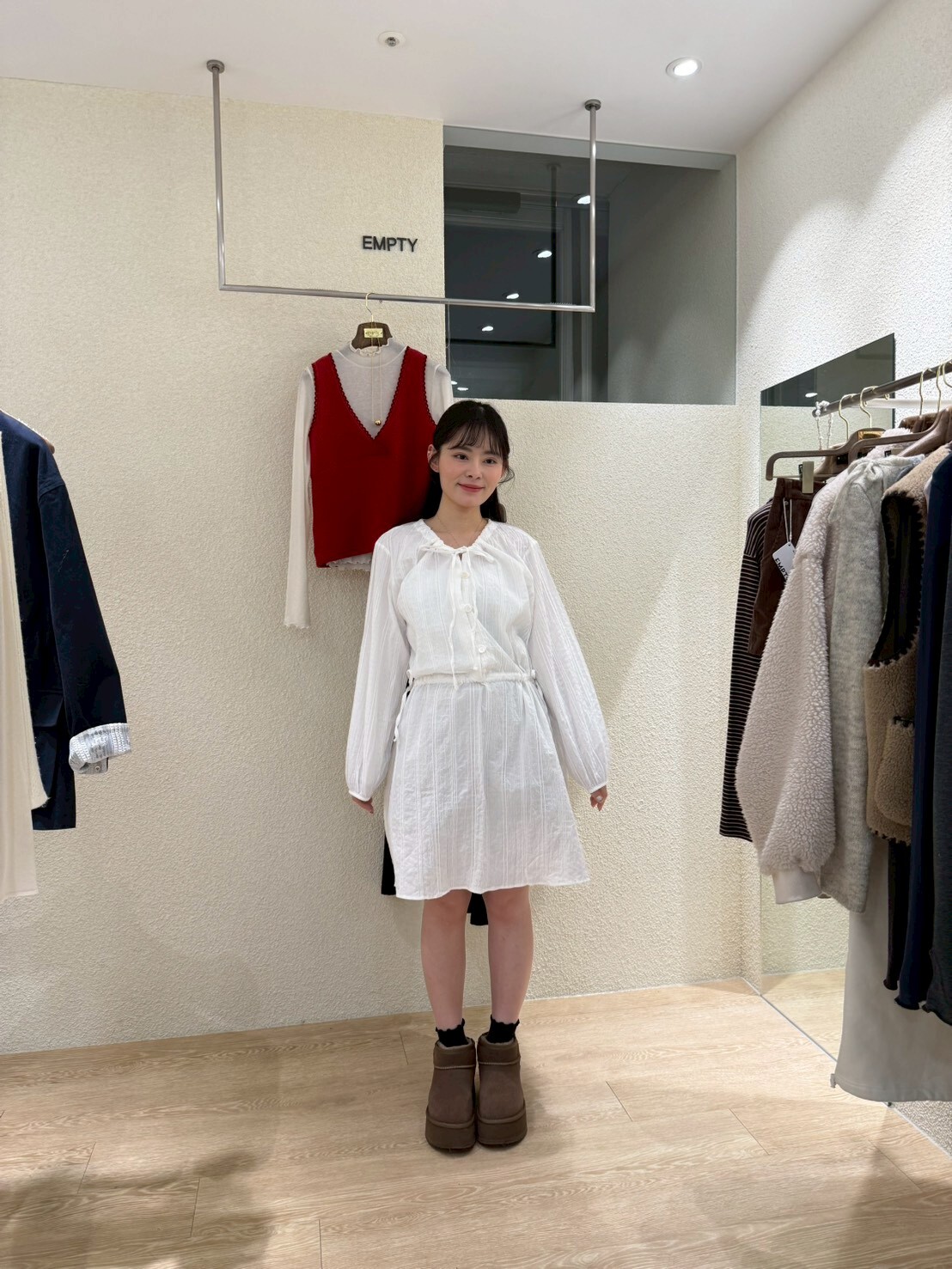 EP5419 白色束帶領口連身長裙 *特價* (優惠碼同充值購物金不適用)