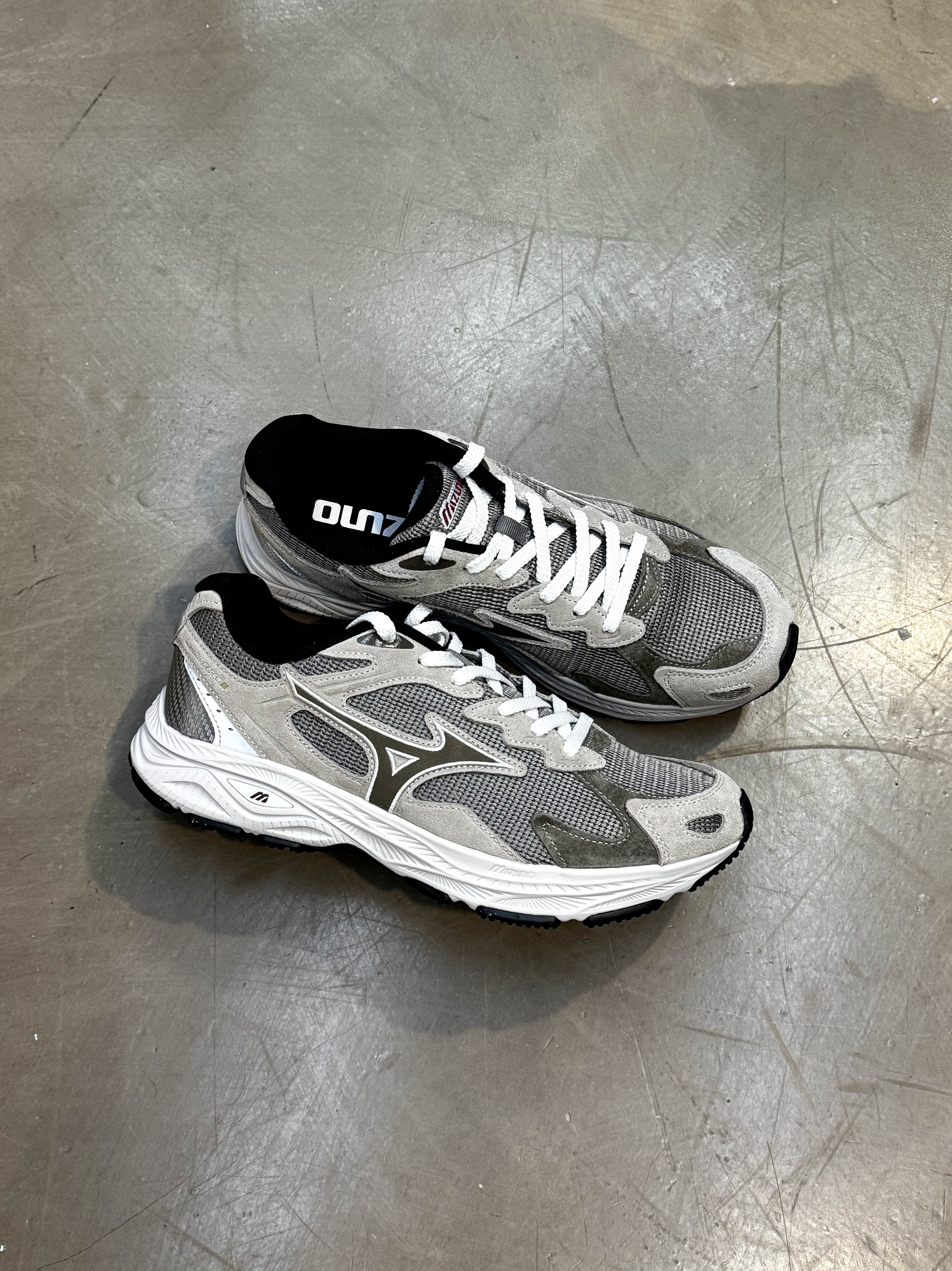 [預訂] Mizuno Racer S 青木灰 D1GH253507
