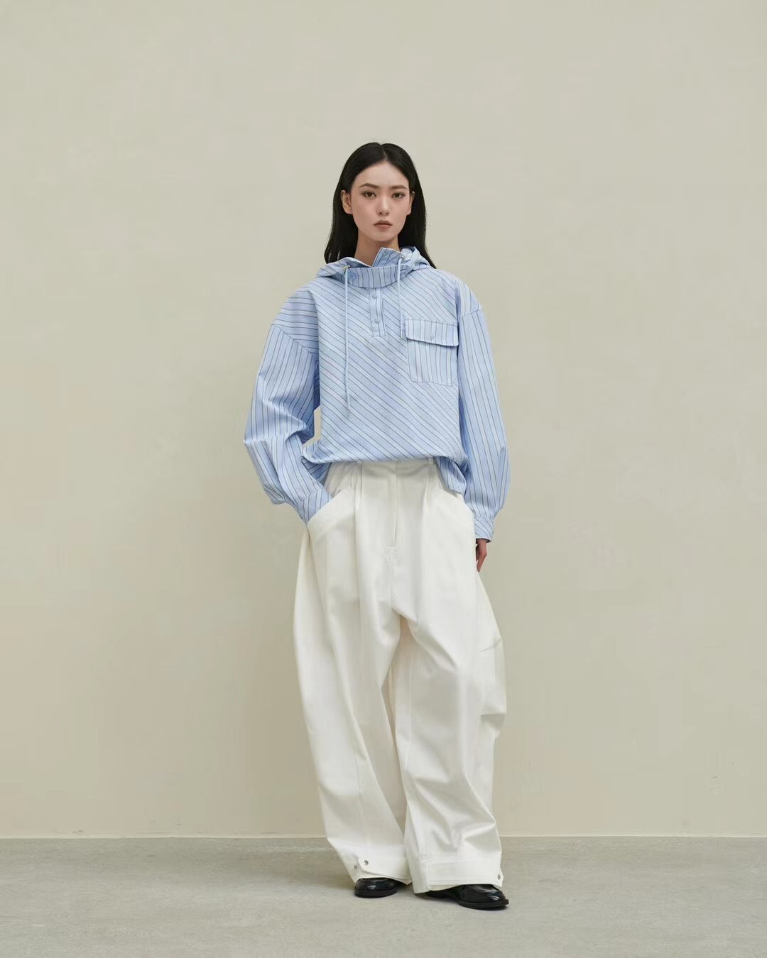 配色斜線條不對稱口袋連帽造型上衣 / 2色