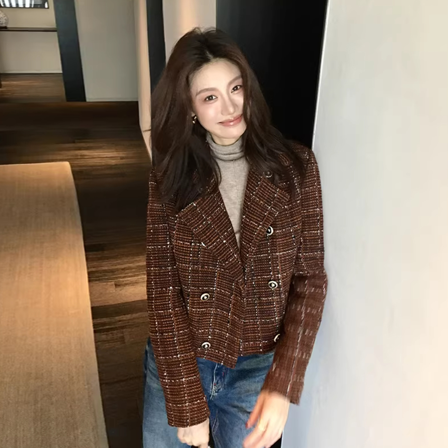 巧克力配色格紋V領軟呢西裝外套-S-L (Elegant & Love)