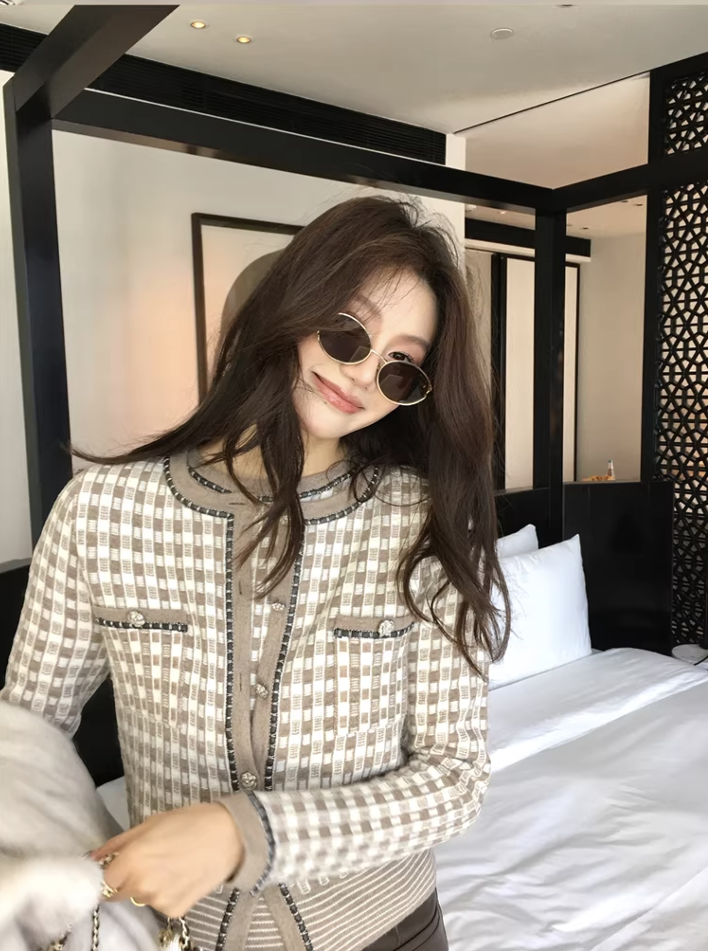 奶油杏配色格紋圓領排釦外套+上衣SET-S-XL (Elegant & Love)