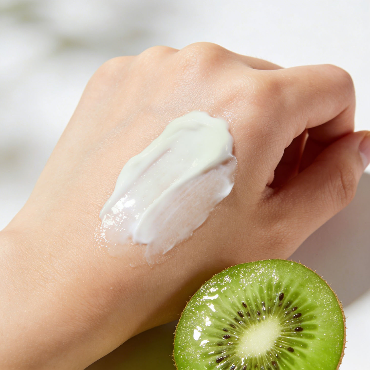 LCN 奇異果亮白護手霜 50ml