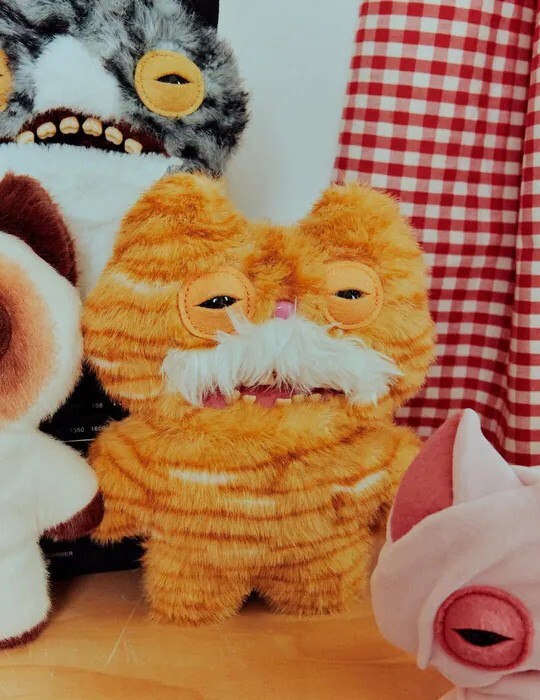 iSNEAKERS｜FUGGLER 牙齒怪 放克牙寶 狂野喵星人 貓咪 娃娃 23cm