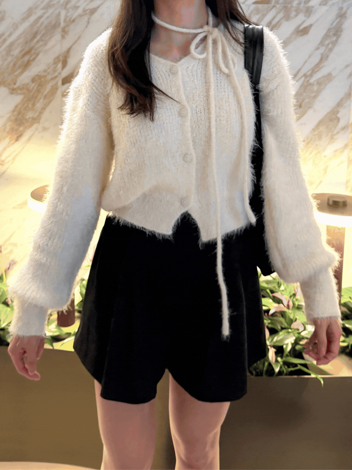 《KR》毛茸茸掛頸短版毛衣