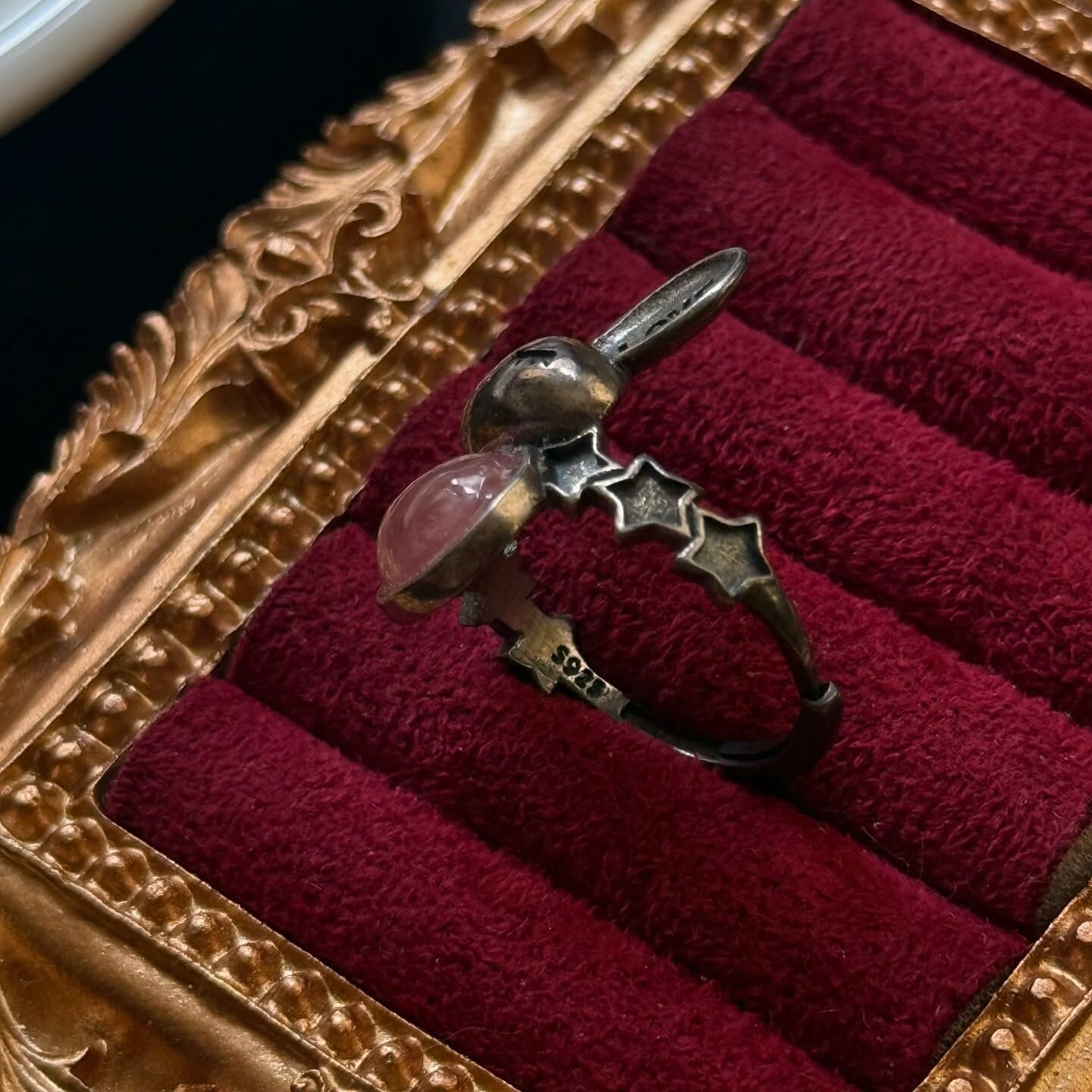 [原石] 菱錳礦 / 紅紋石 兔子造型 925銀戒指