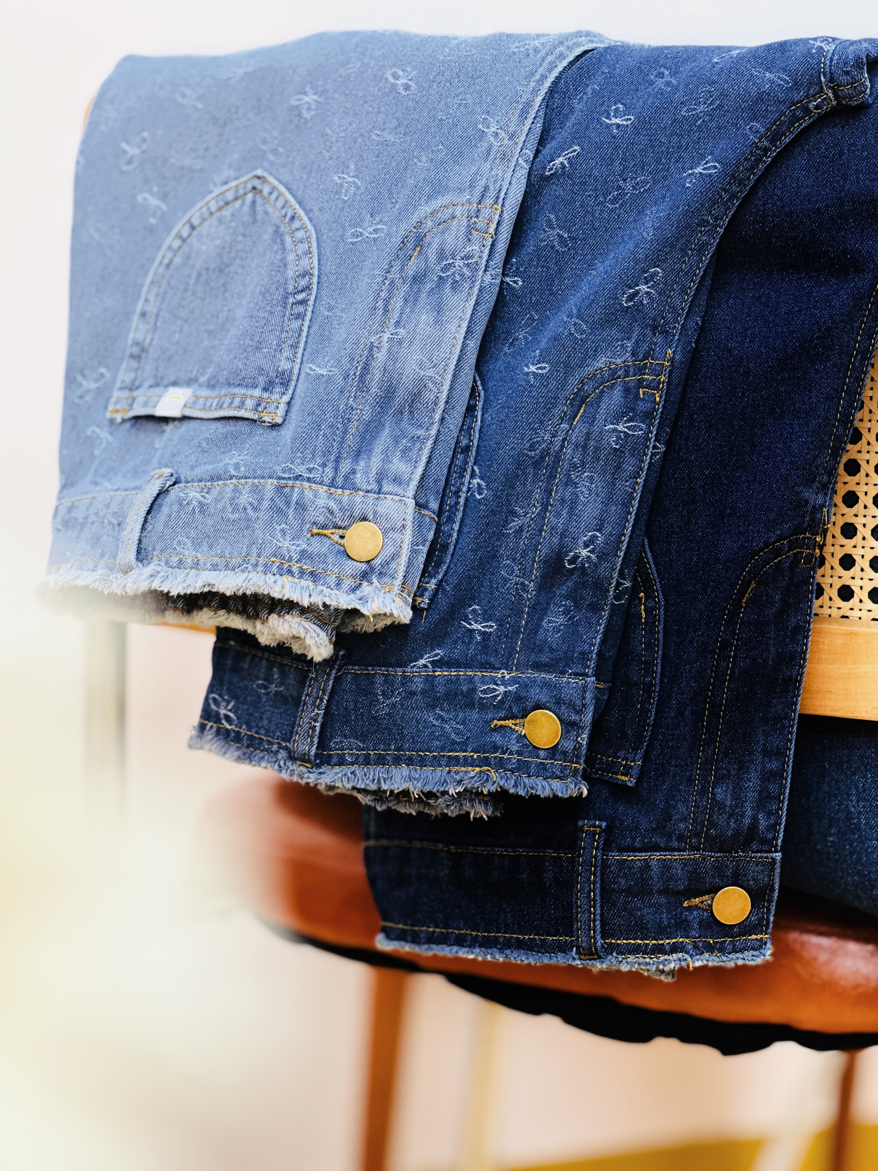 三色 / 小尖袋流蘇牛仔長褲 / Pointed Pocket Frayed Waist Jeans