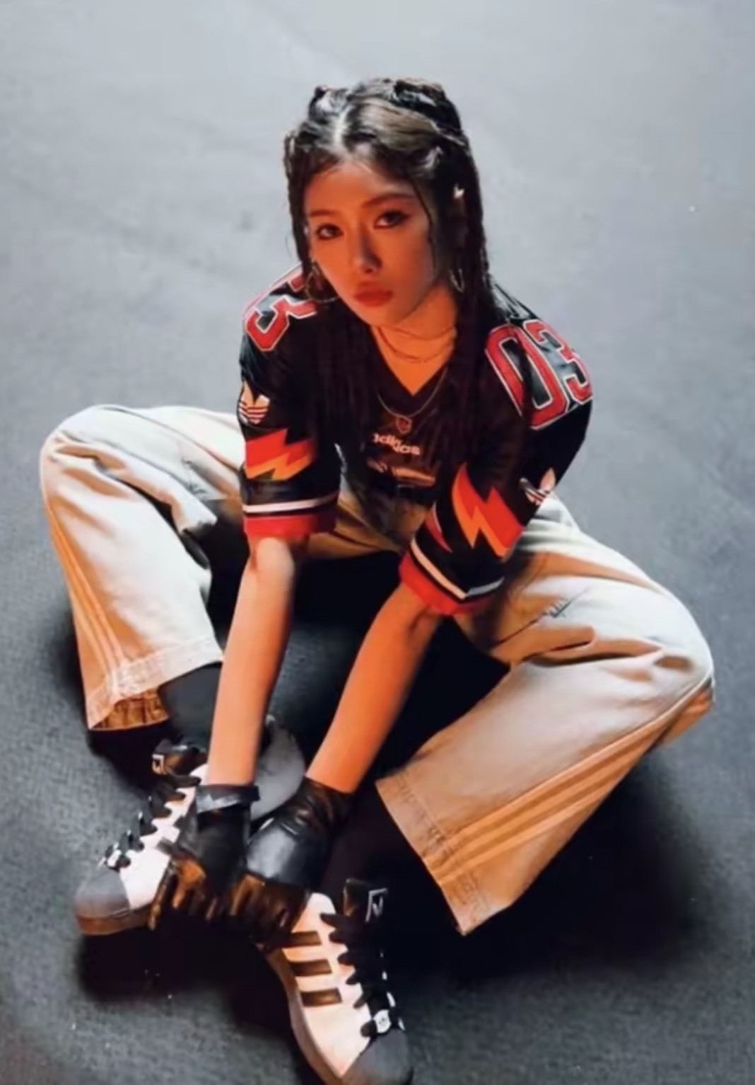 【宋雨琦同款】adidas Originals ADILENIUM 三線條紋牛仔褲 寬鬆顯瘦 淺藍色 JX9212