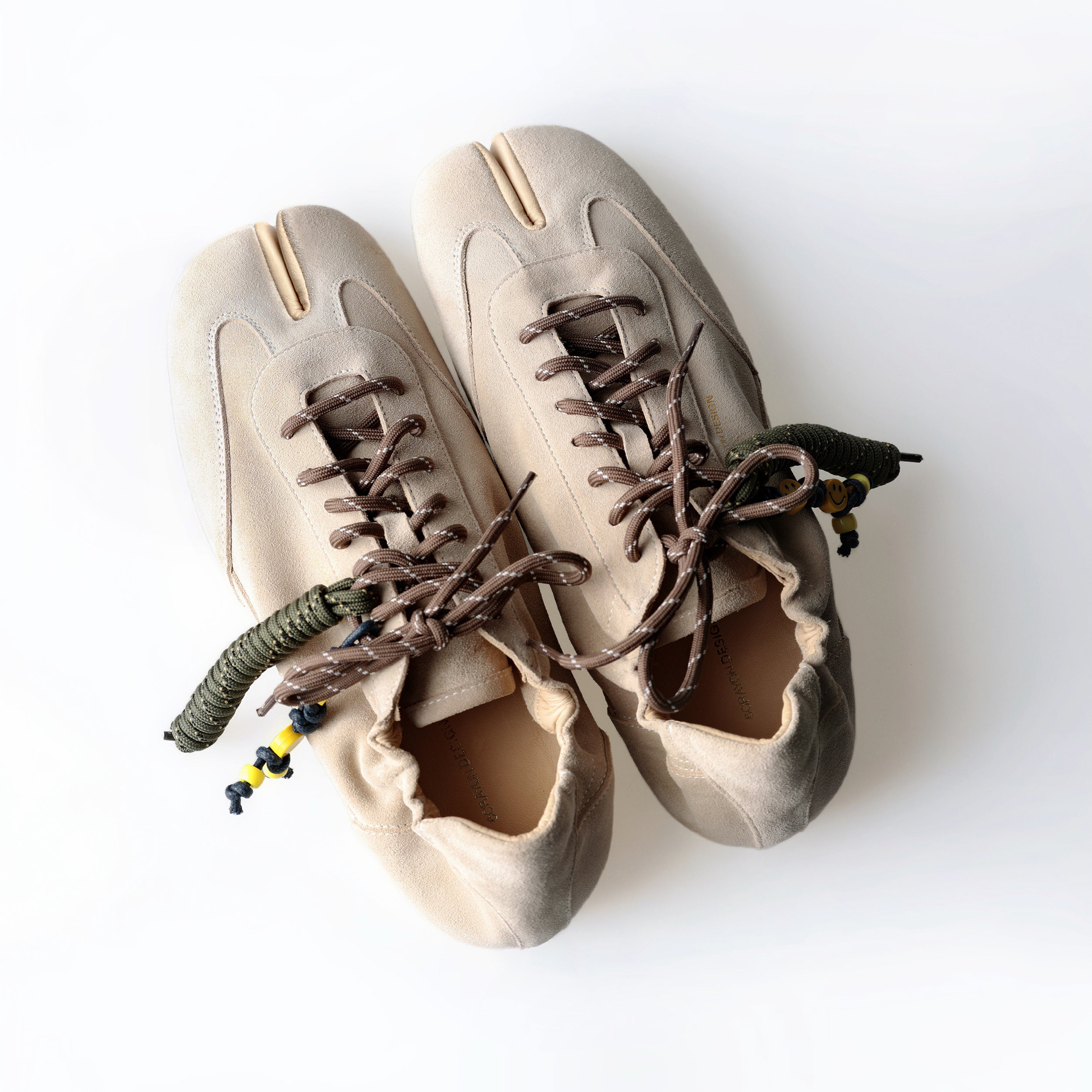 6cRAyon Thin-Sole TABI Sneakers Suede 麂皮 分趾鞋