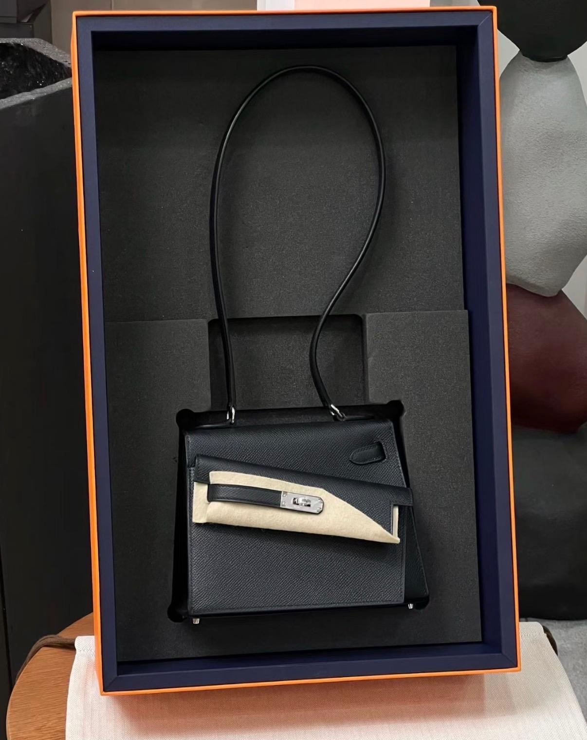 kelly desordre  89 noir ck epsom W