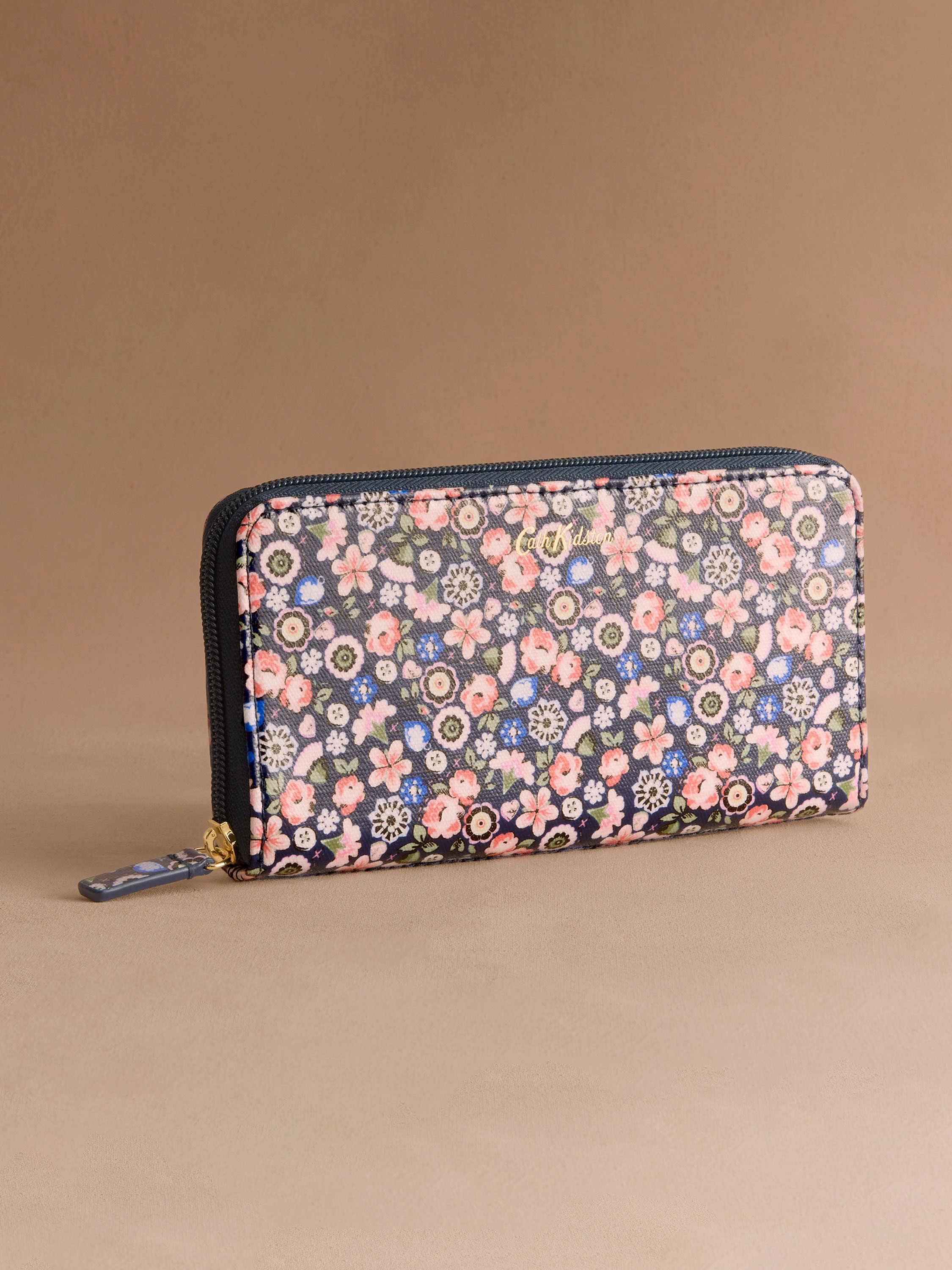 Pearly Queen Ditsy 品牌經典款印花長夾