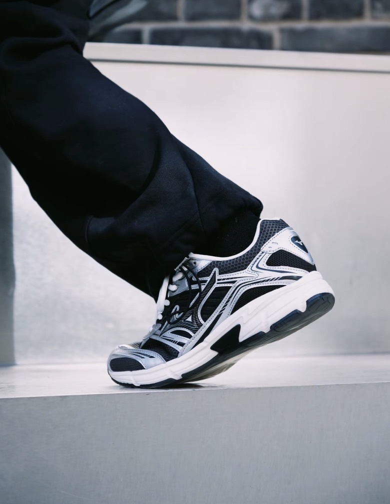 [預訂] Mizuno Speed 2010 Grey Black Silver