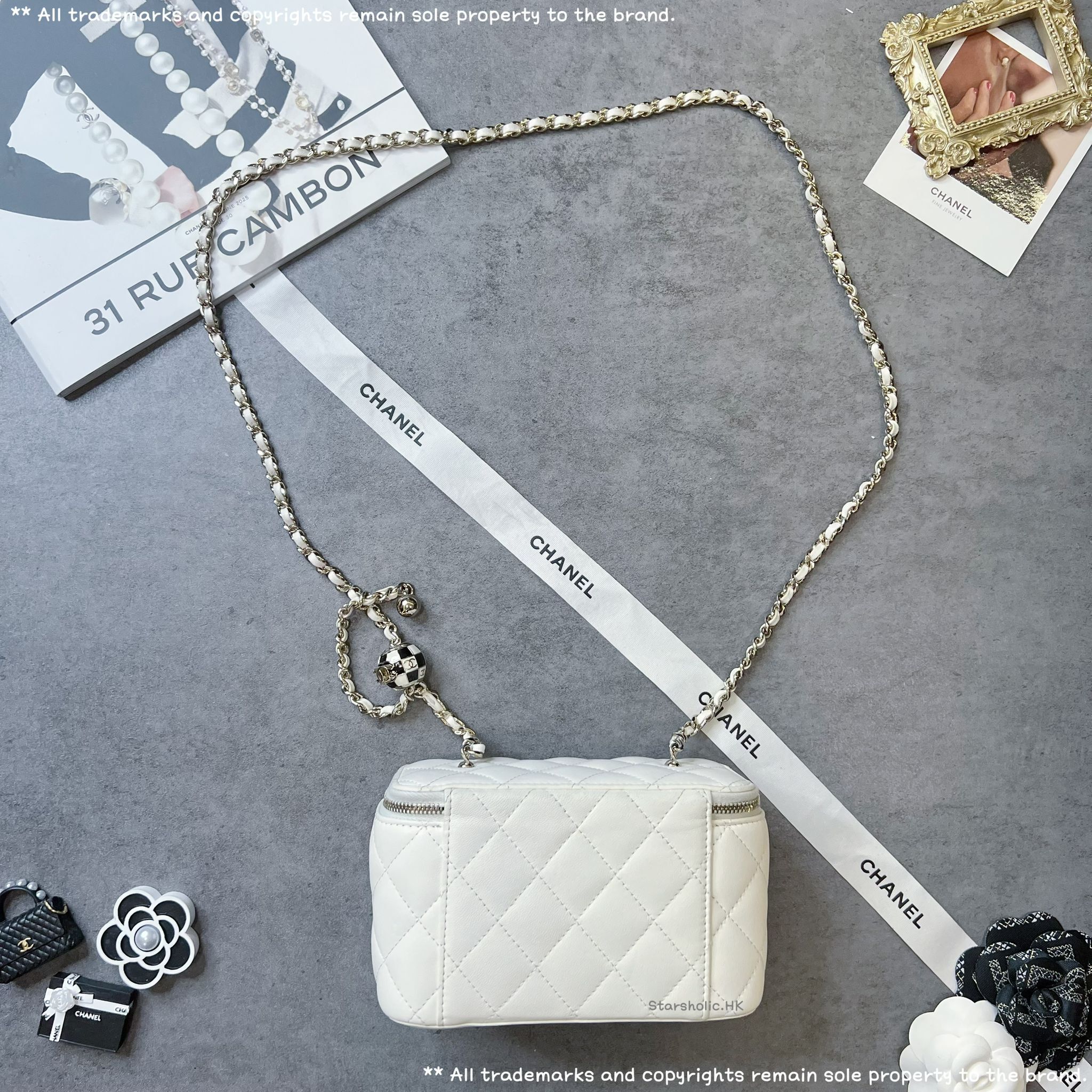 「SOLD」  CHANEL 足球長盒子