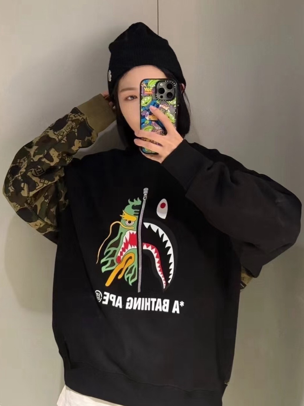 低於原價 BAPE x CLOT 絕版聯名款 鴛鴦鯊魚LOGO 黑迷彩衛衣