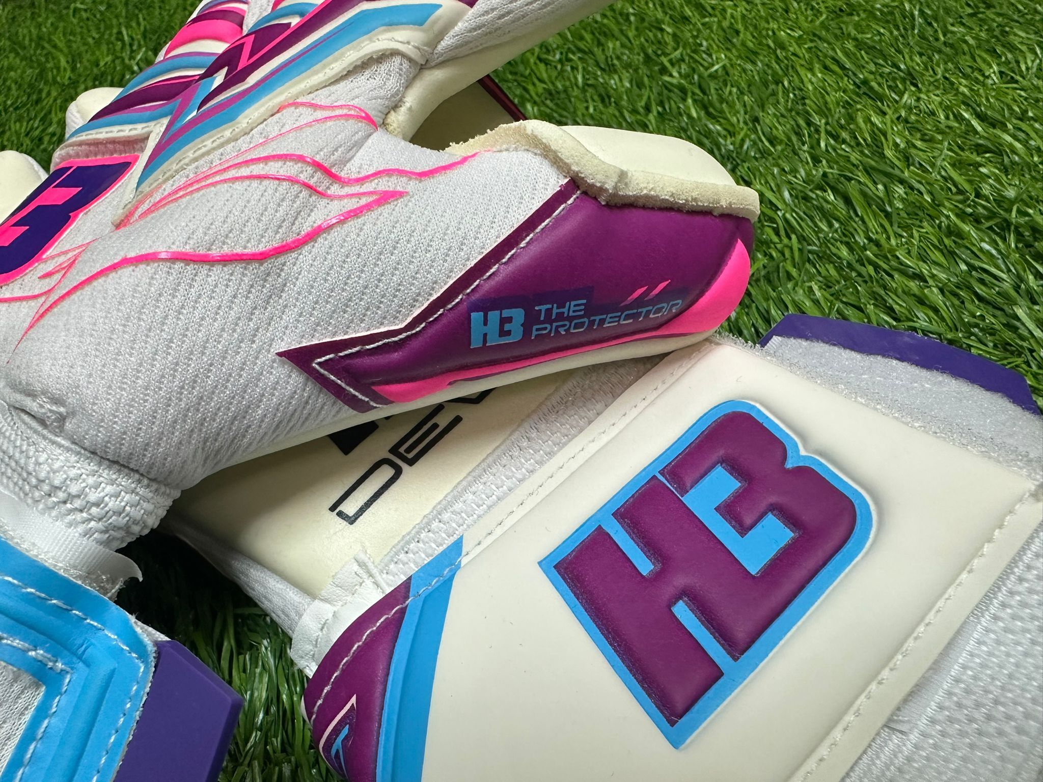 H3 DEVA  2  GLOVES (VW)