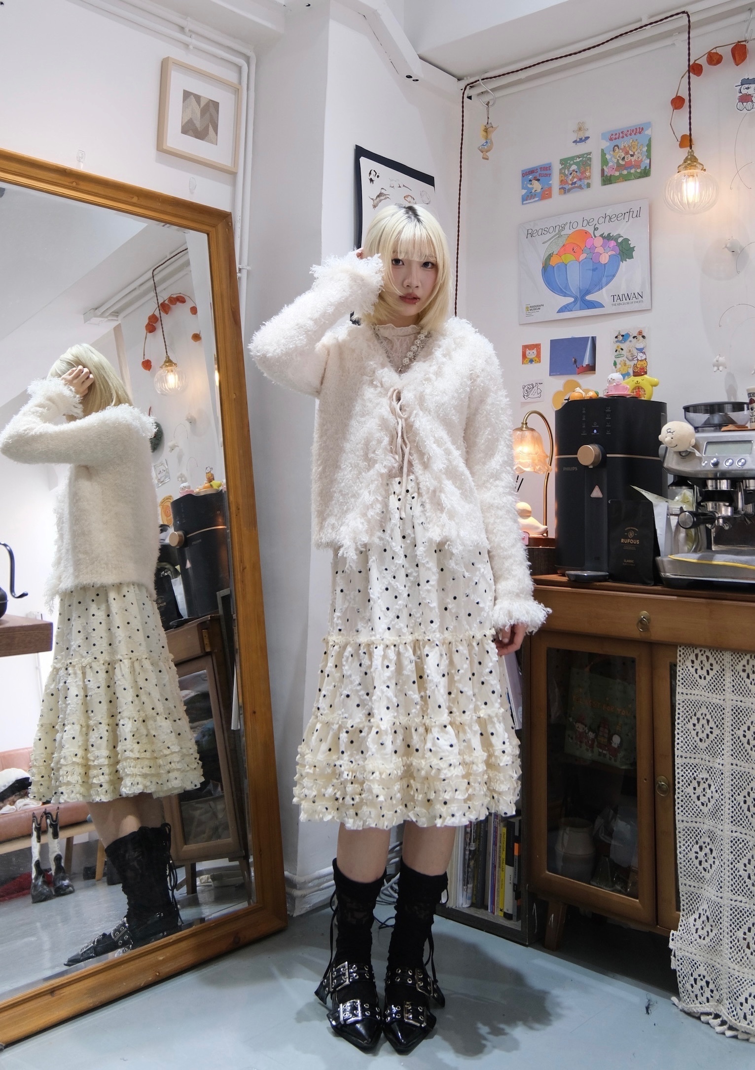 毛毛綁繩V領TOP (WHITE/ BROWN)