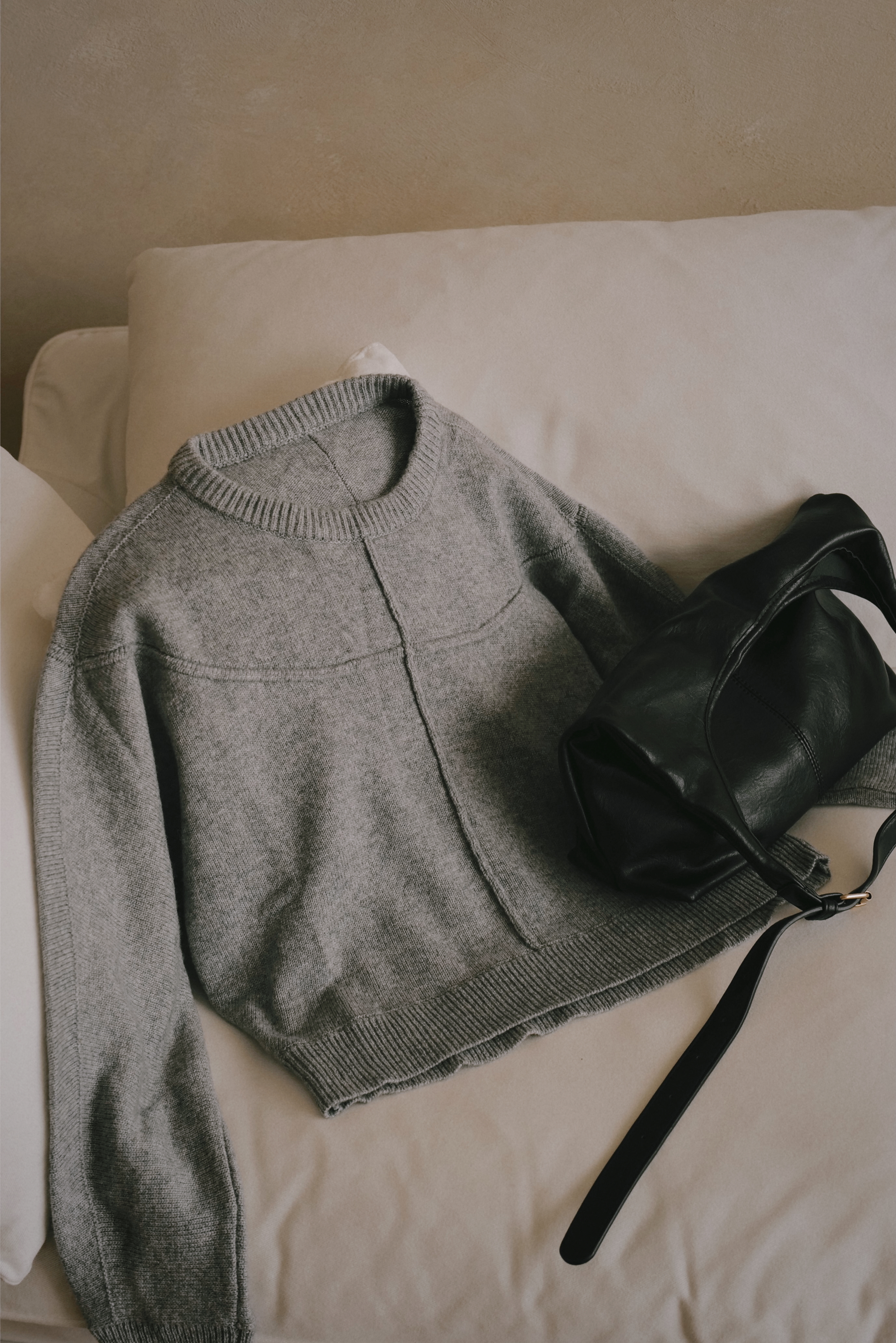 100%暖暖羊-花灰線條針織