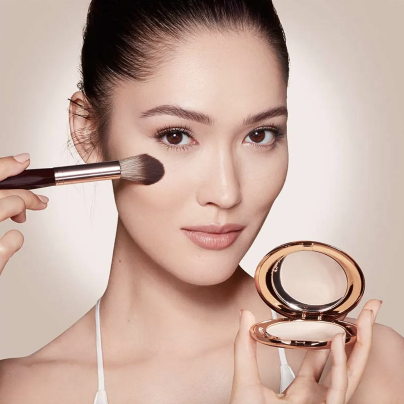 預 購 產 品 (預計7-10天到貨)丨Charlotte Tilbury 輕盈無瑕蜜粉 #01 Fair 貨裝 size