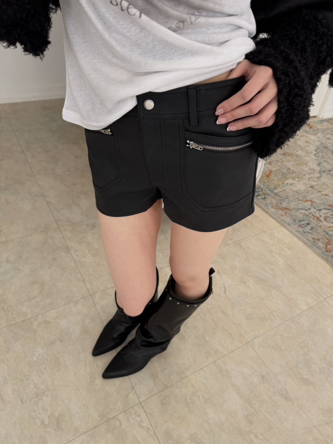 9.amez project   Gen Z Leather shorts 拉鍊皮革短褲（black)