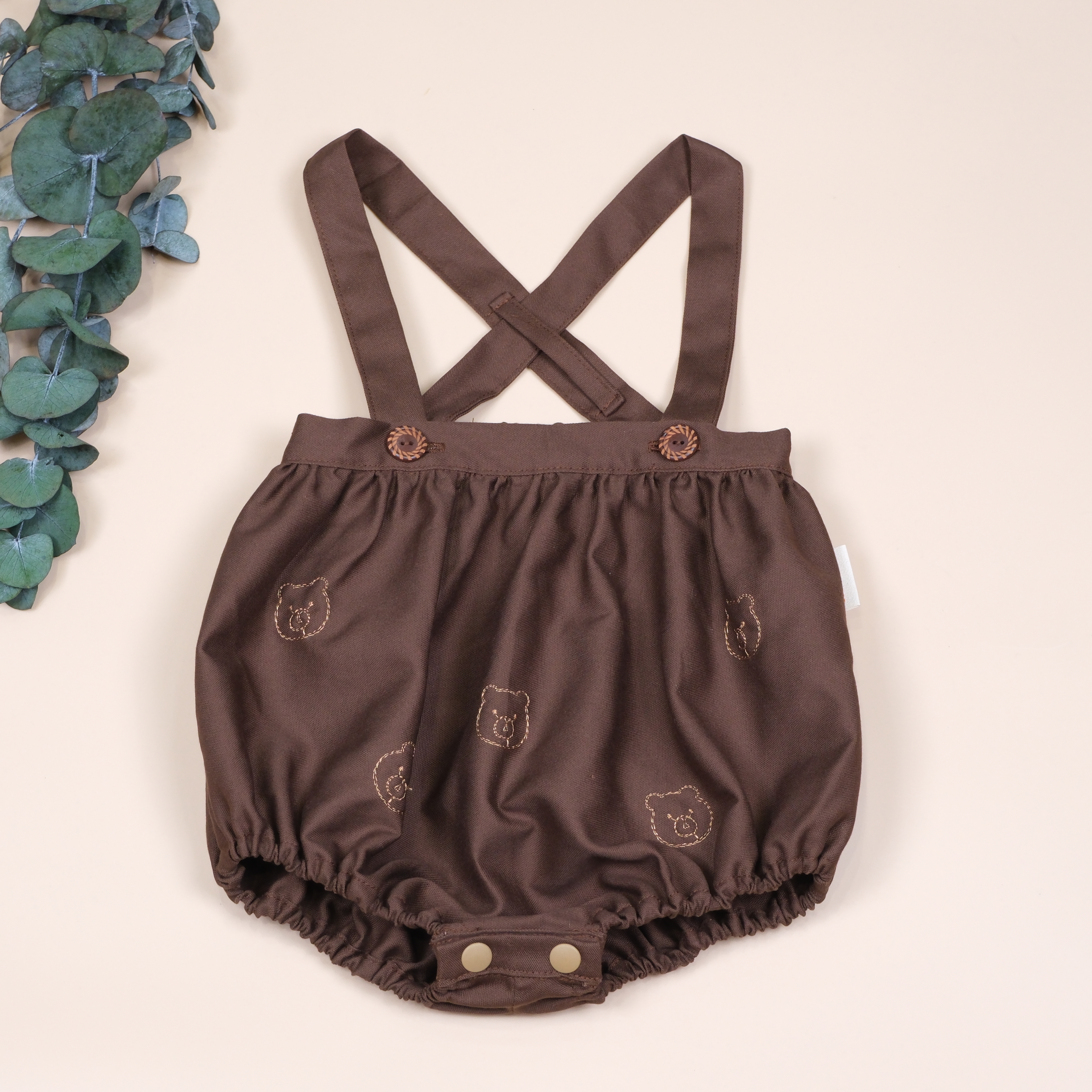 刺繡熊熊 ◈ 手作吊帶包屁衣 ◈ 可可棕